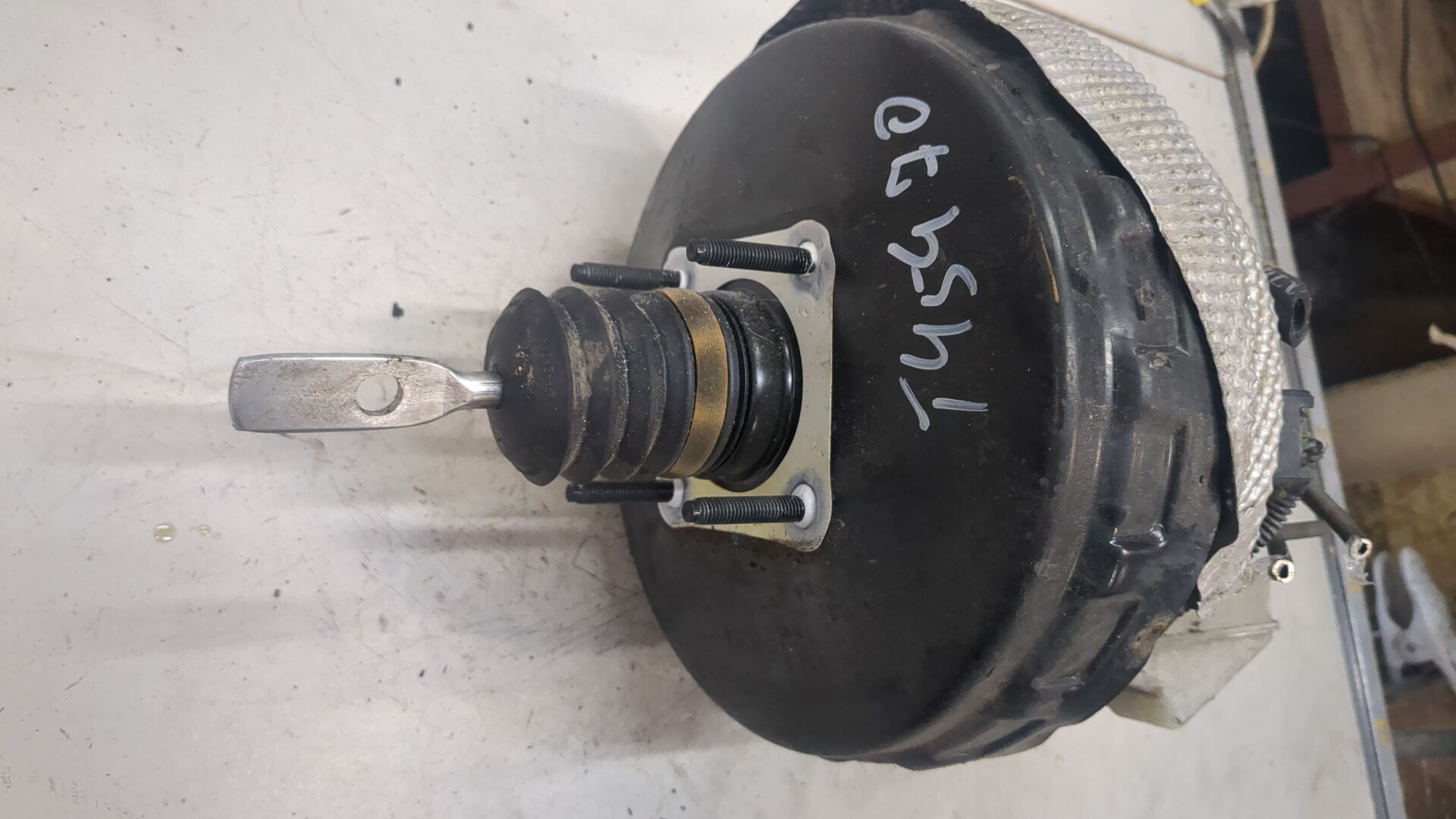 Цилиндр тормозной главный