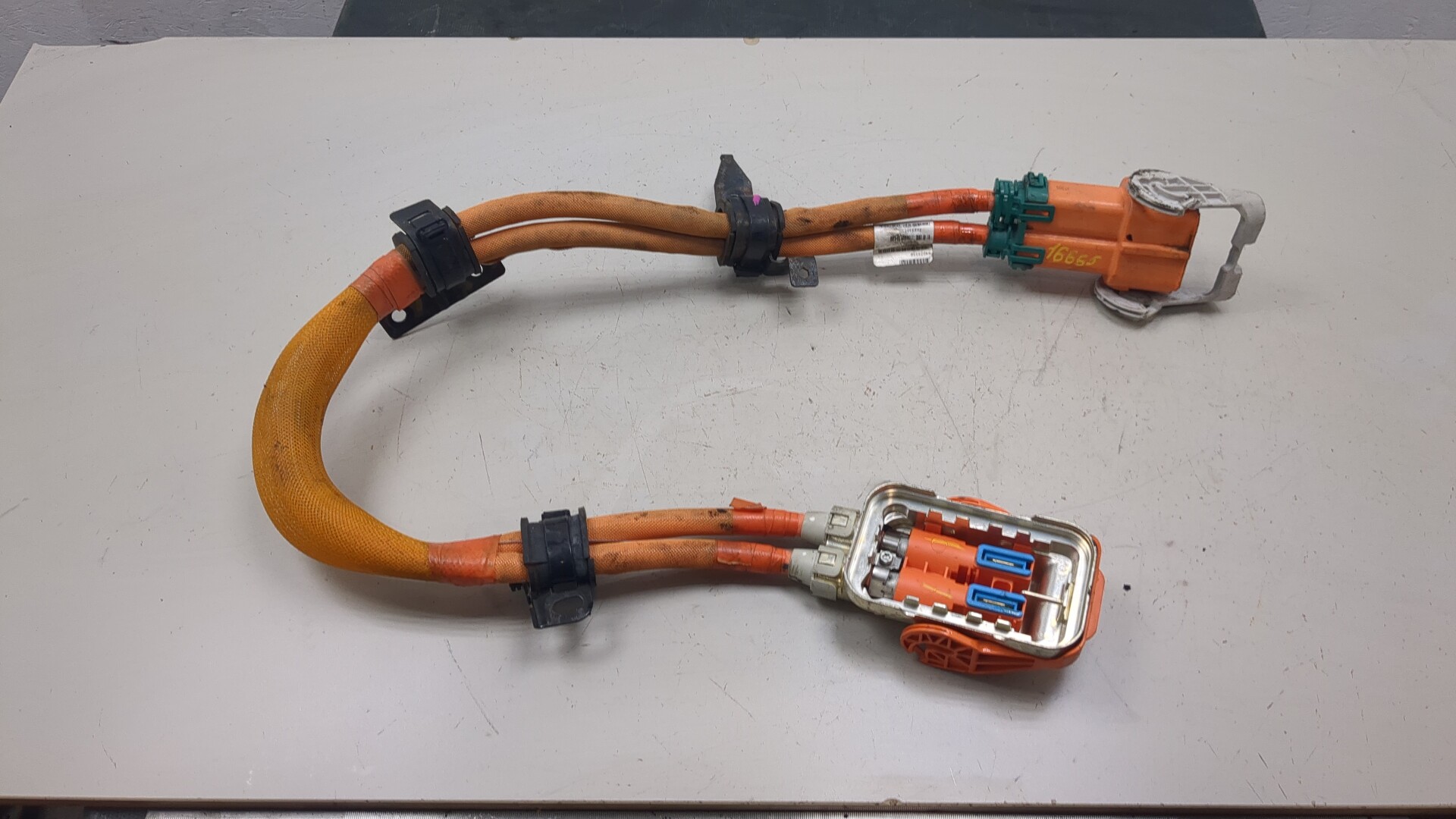 Провод высокого напряжения