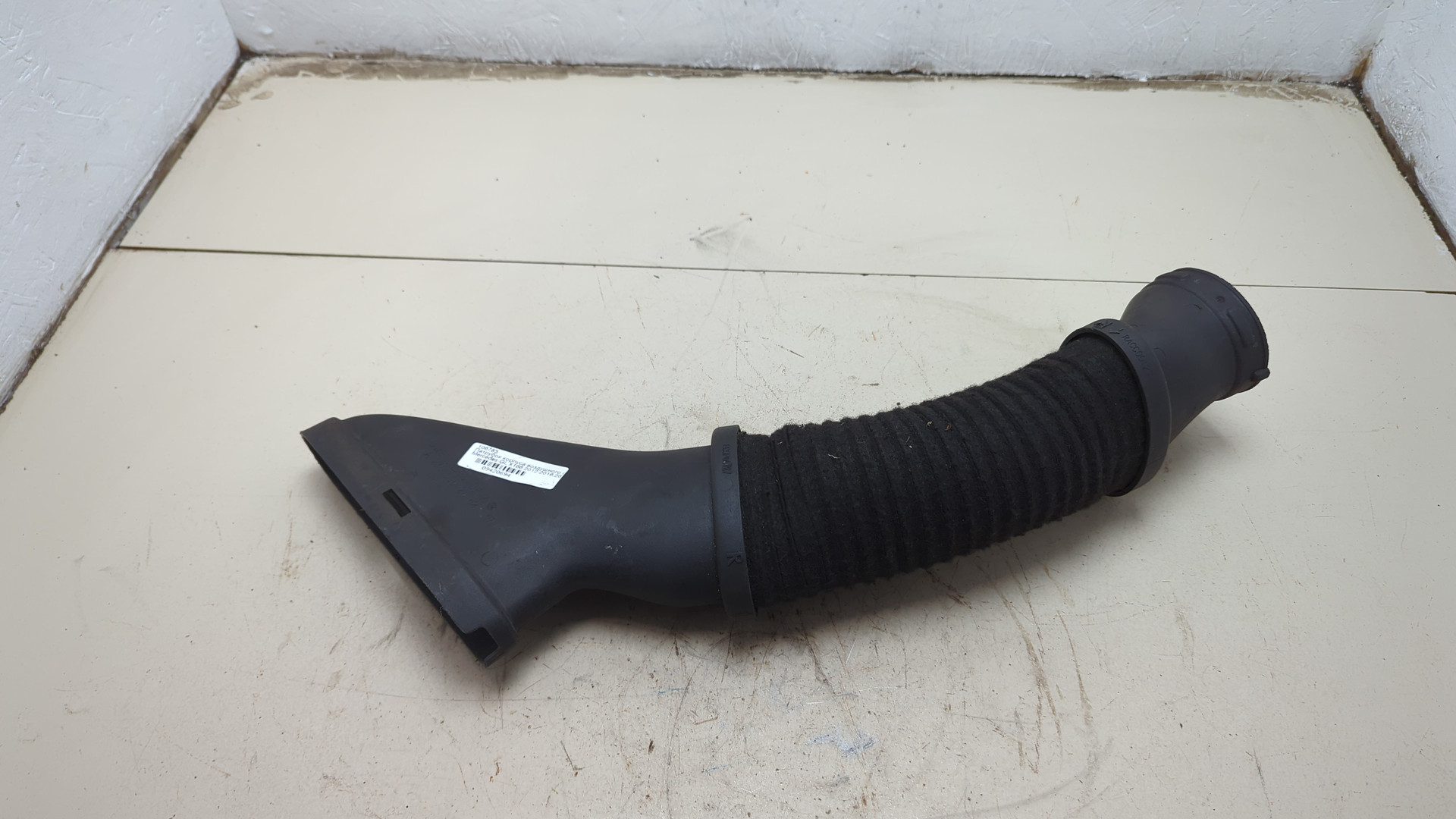 Патрубок воздушного фильтра