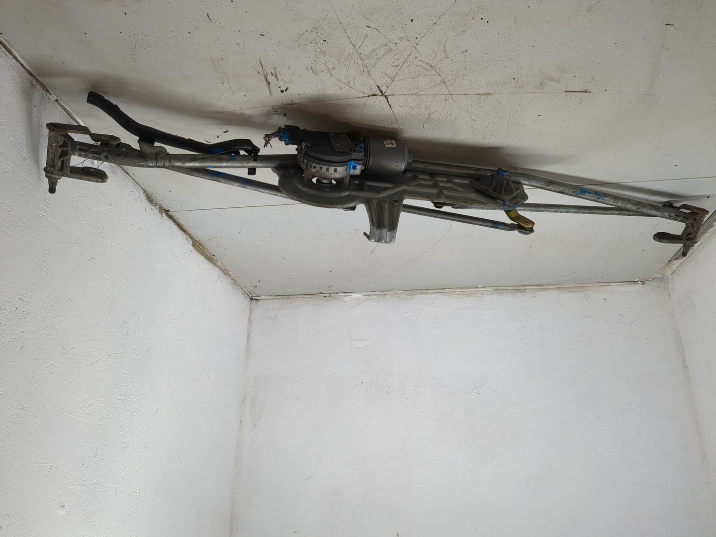 Трапеция стеклоочистителей