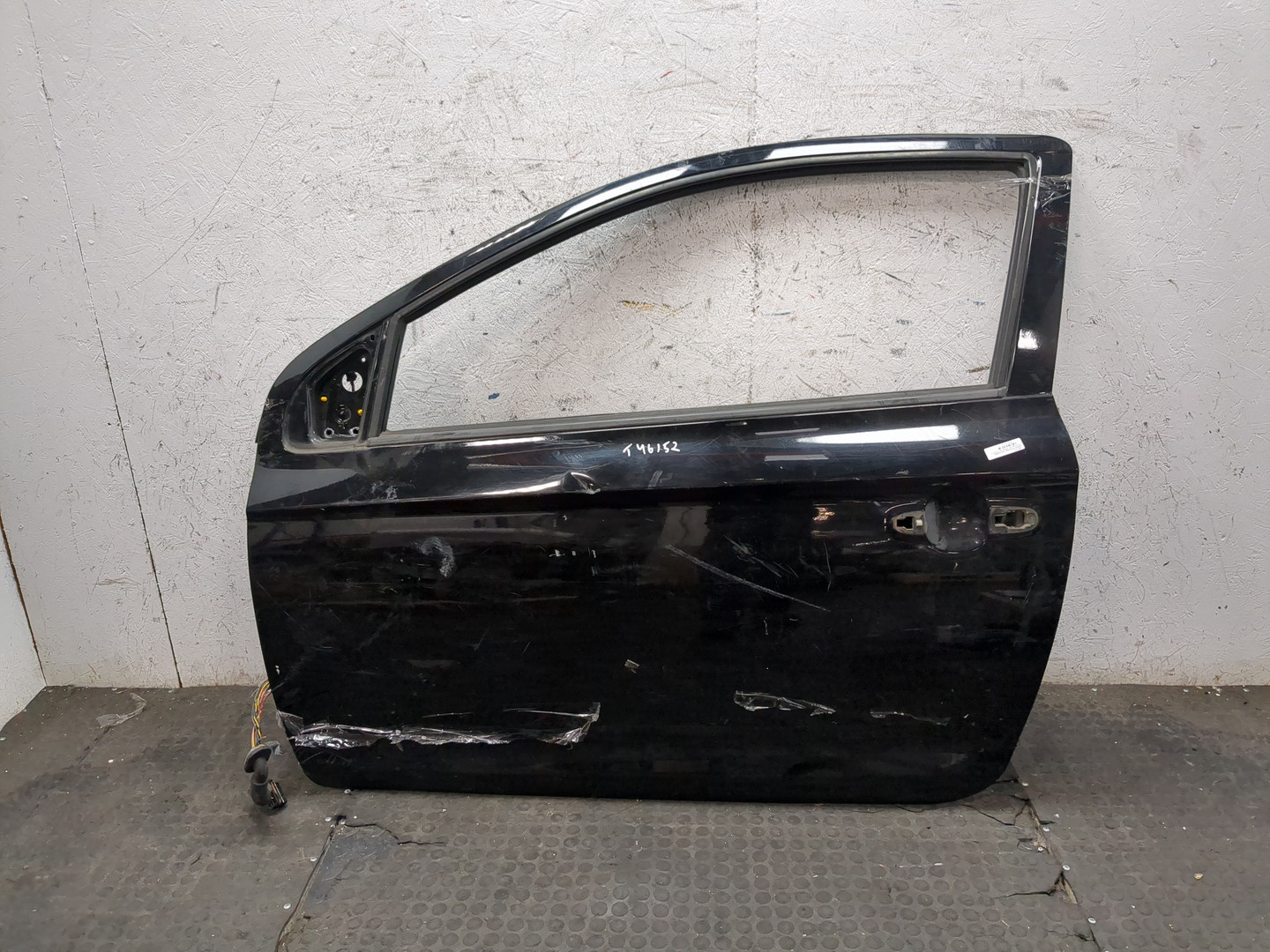 Дверь передняя левая