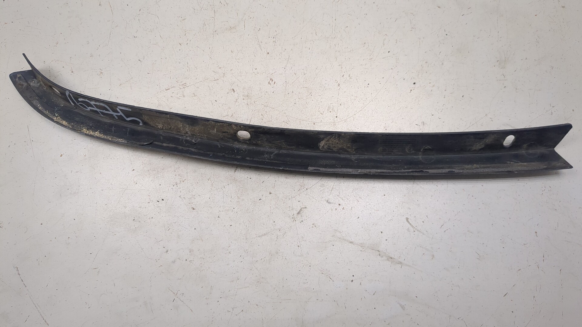 Молдинг заднего крыла правого