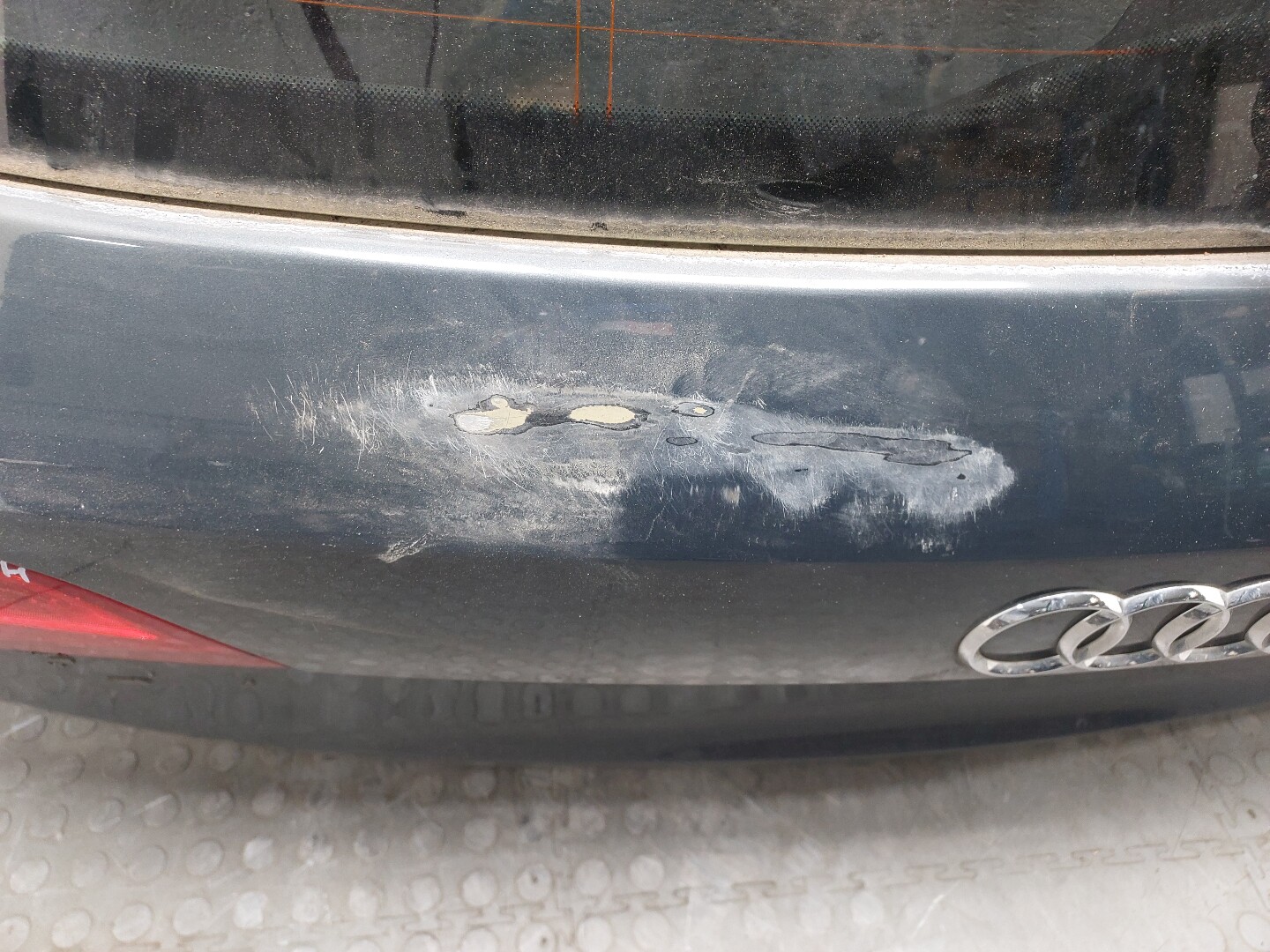 Дверь багажника