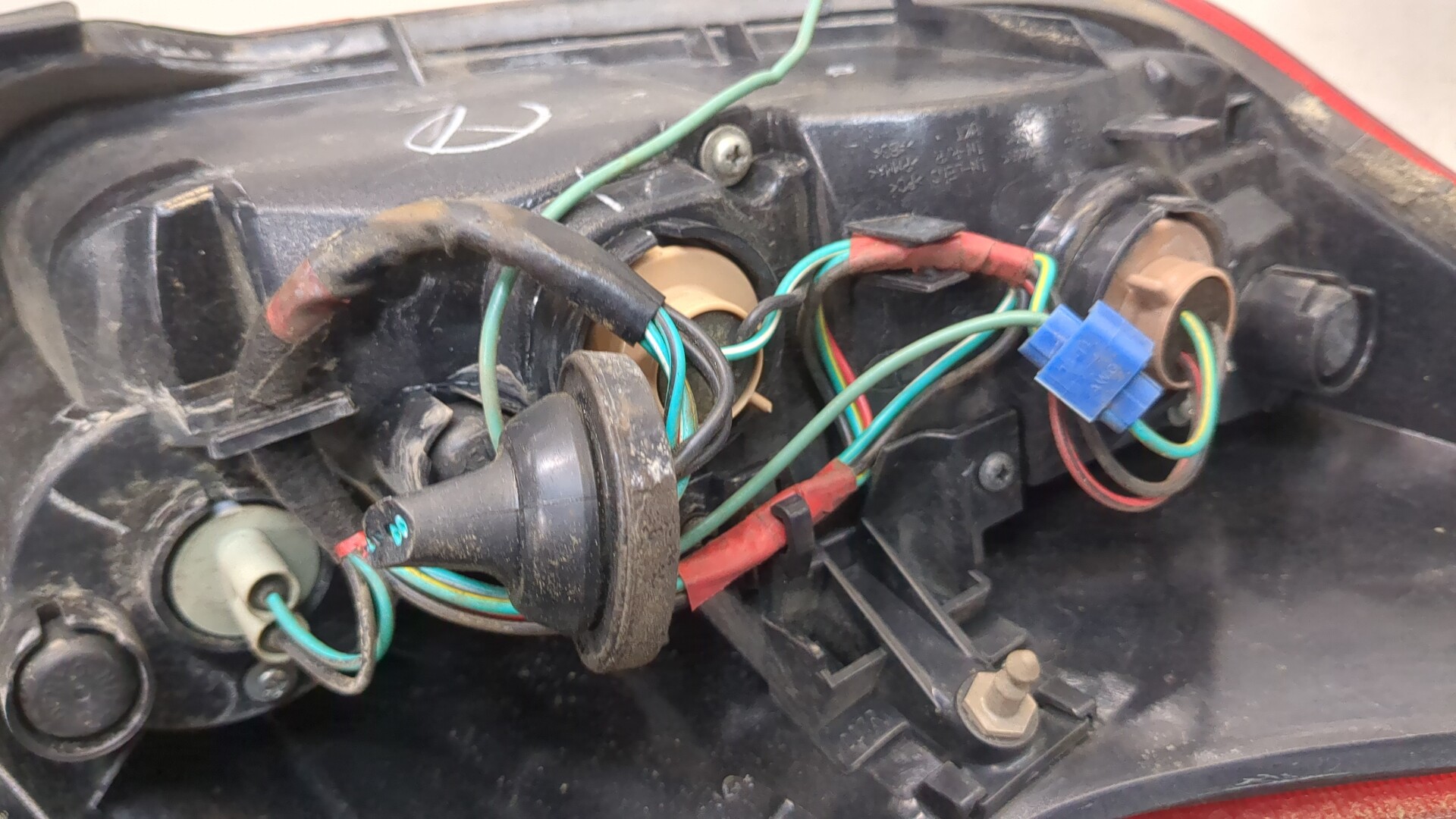 Фонарь задний правый