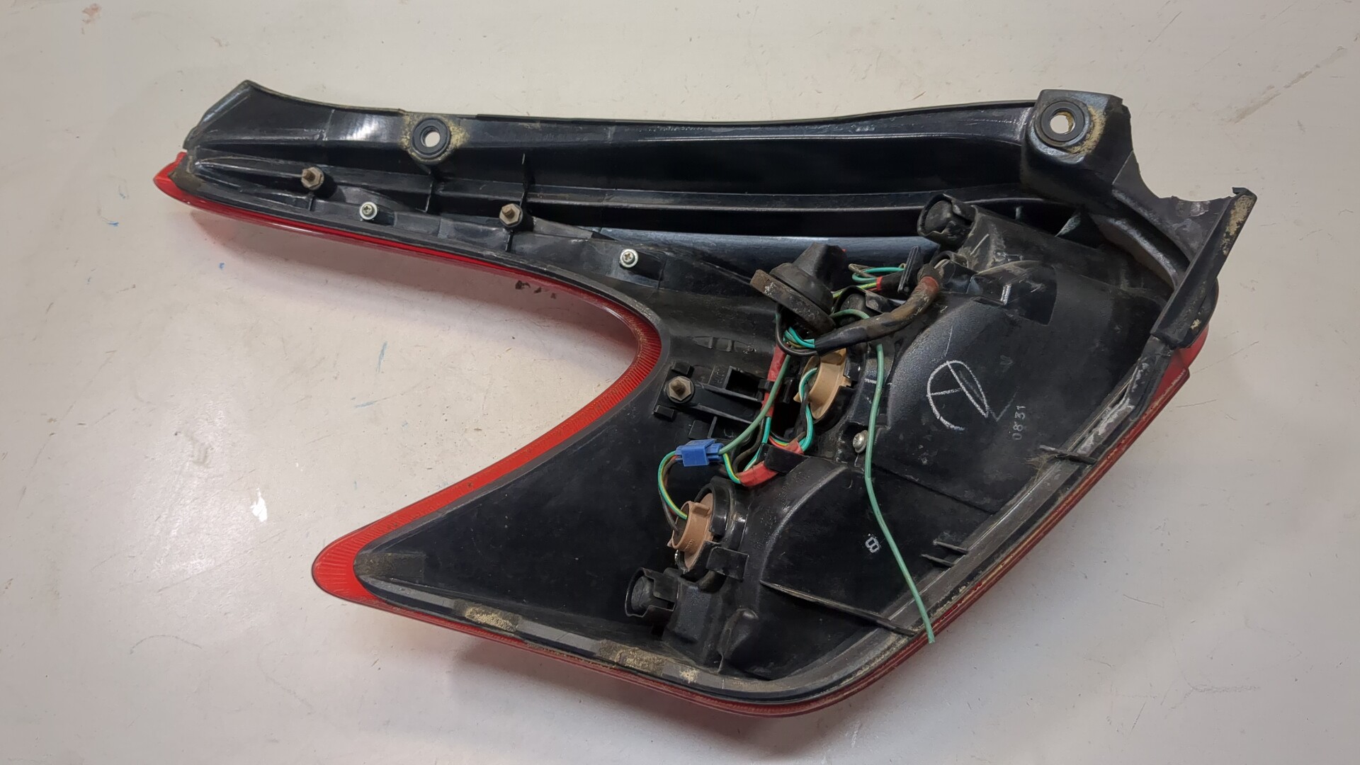 Фонарь задний правый