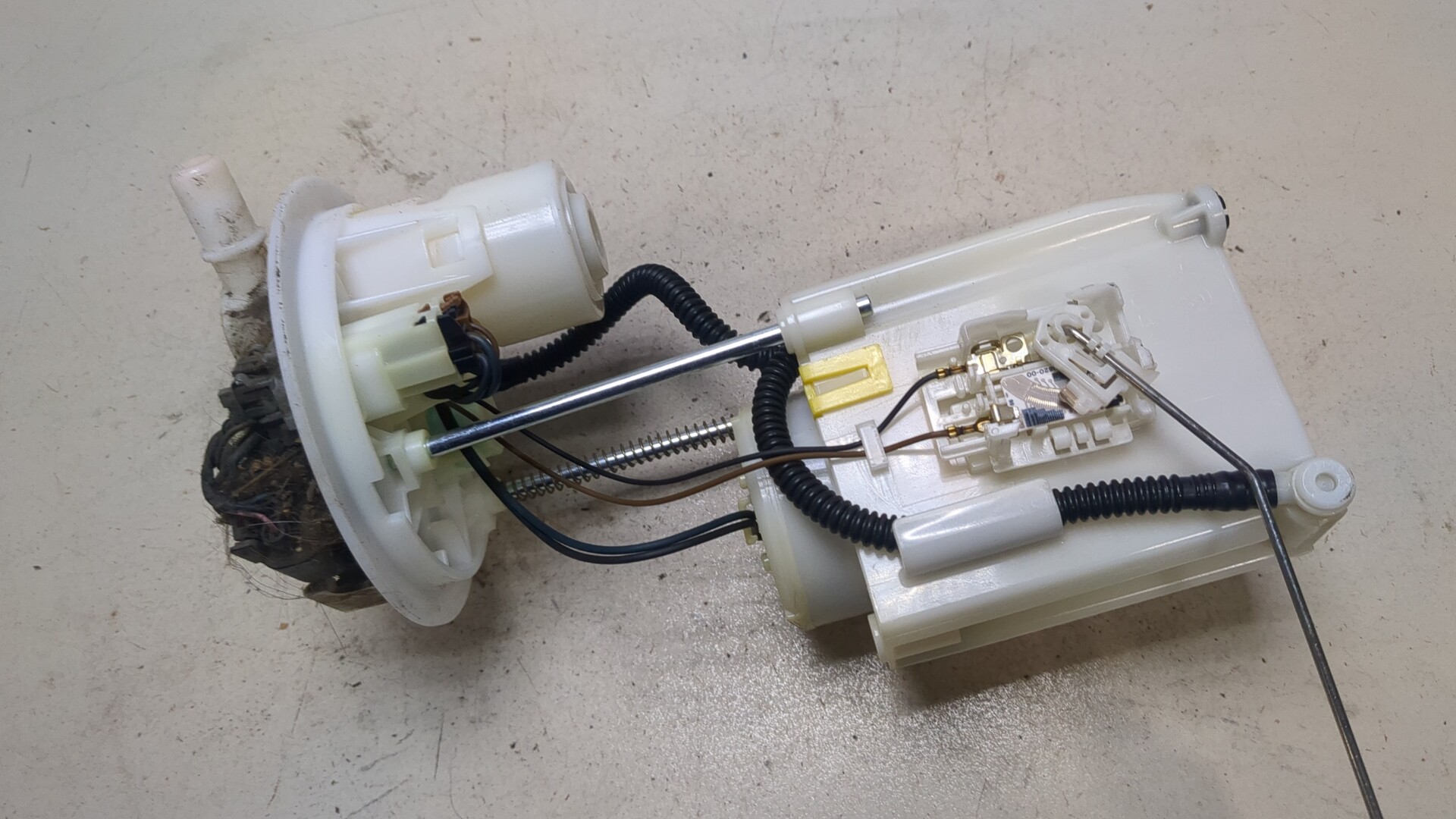 Насос топливный электрический