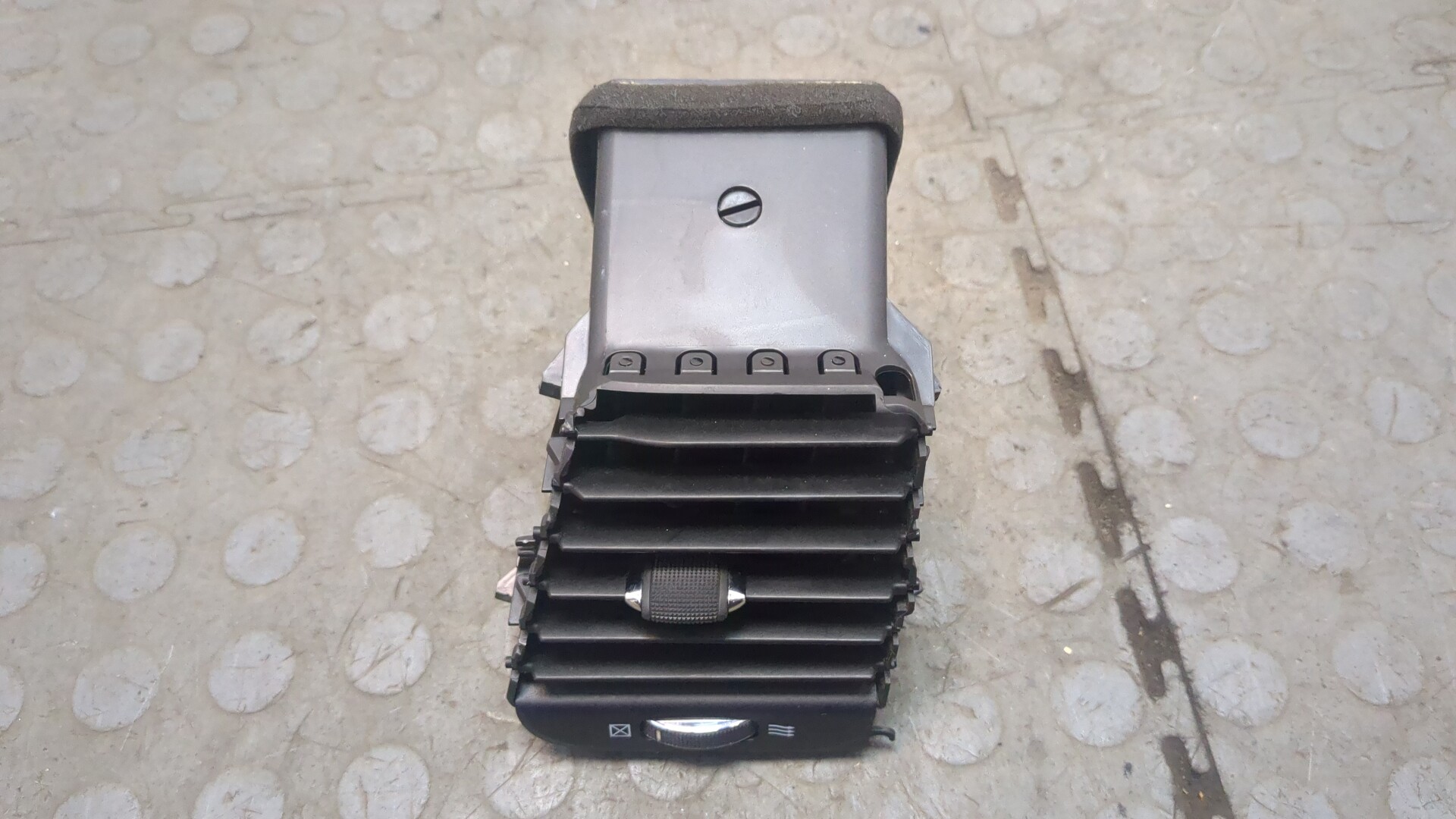 Дефлектор воздушный