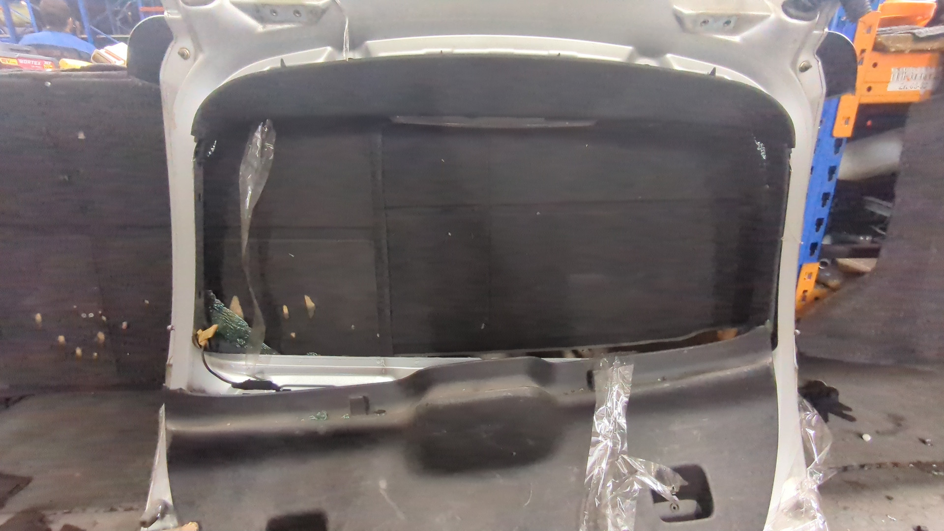 Дверь багажника