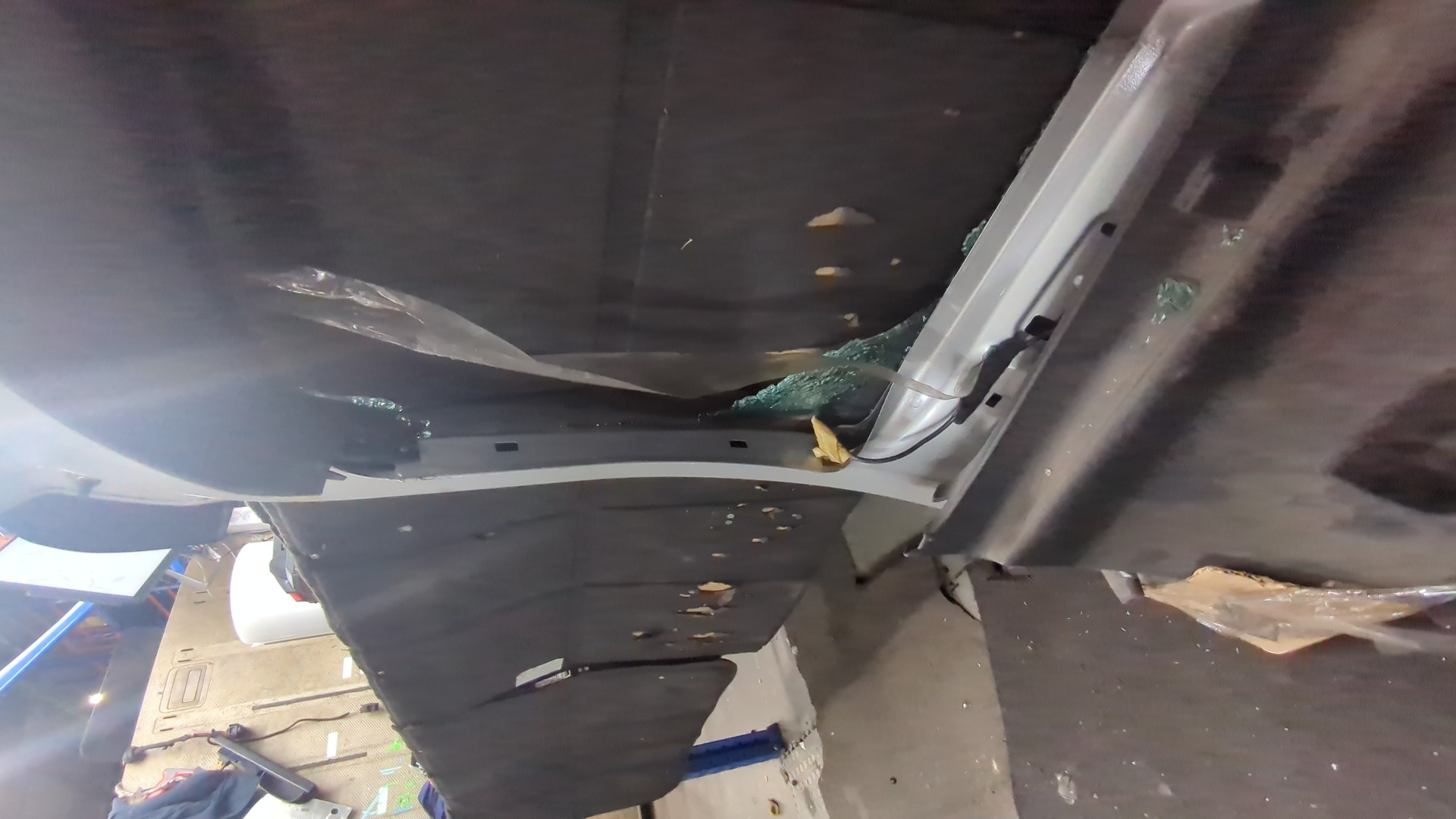 Дверь багажника