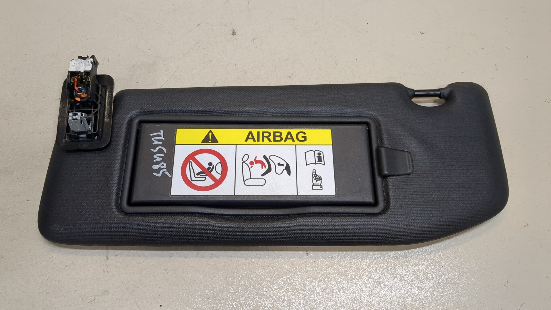 Козырек солнцезащитный