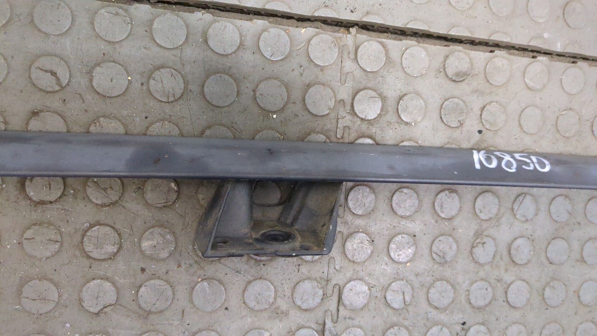 Рейлинг (релинг) правый (планка на крышу)