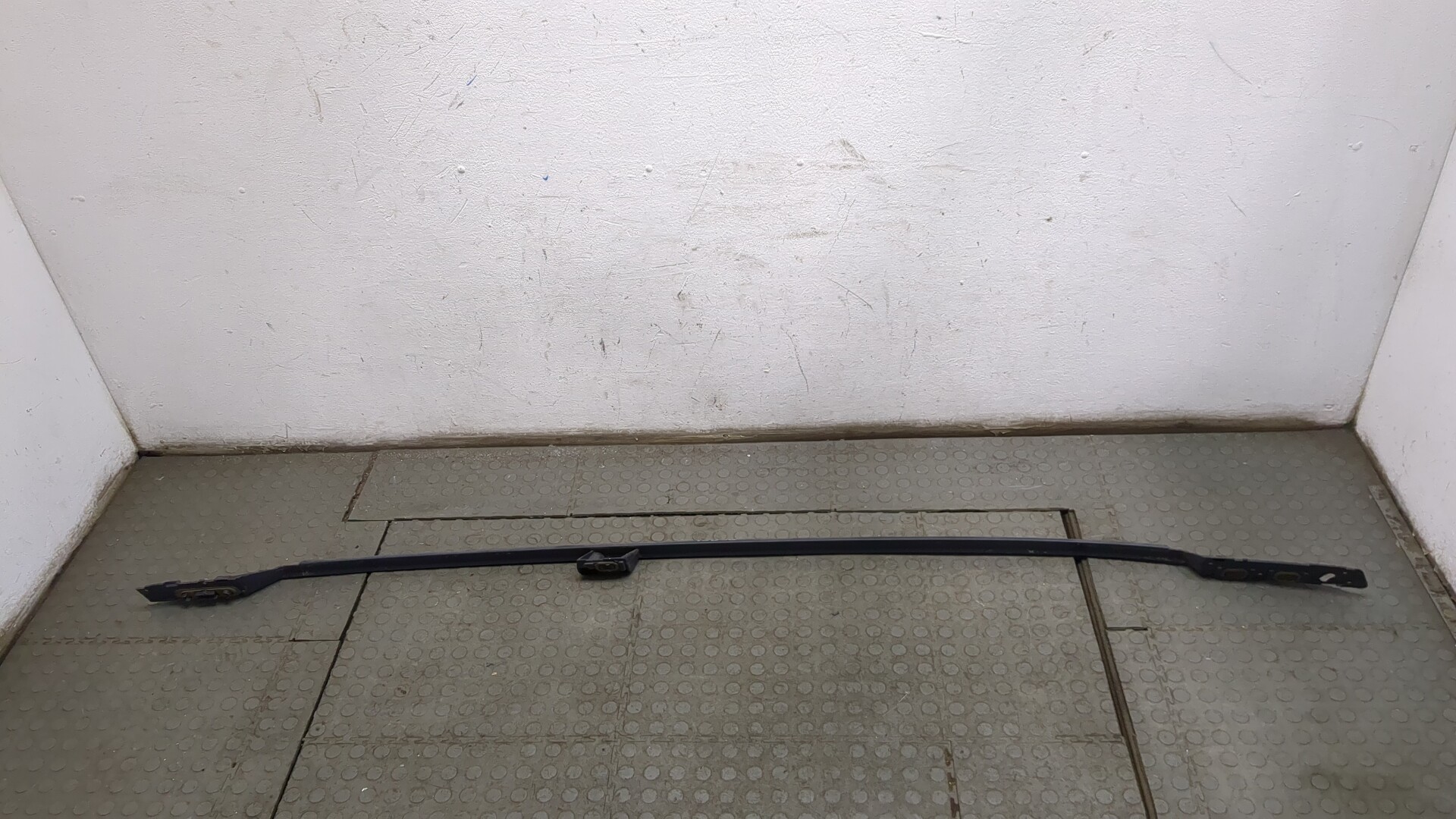 Рейлинг (релинг) правый (планка на крышу)