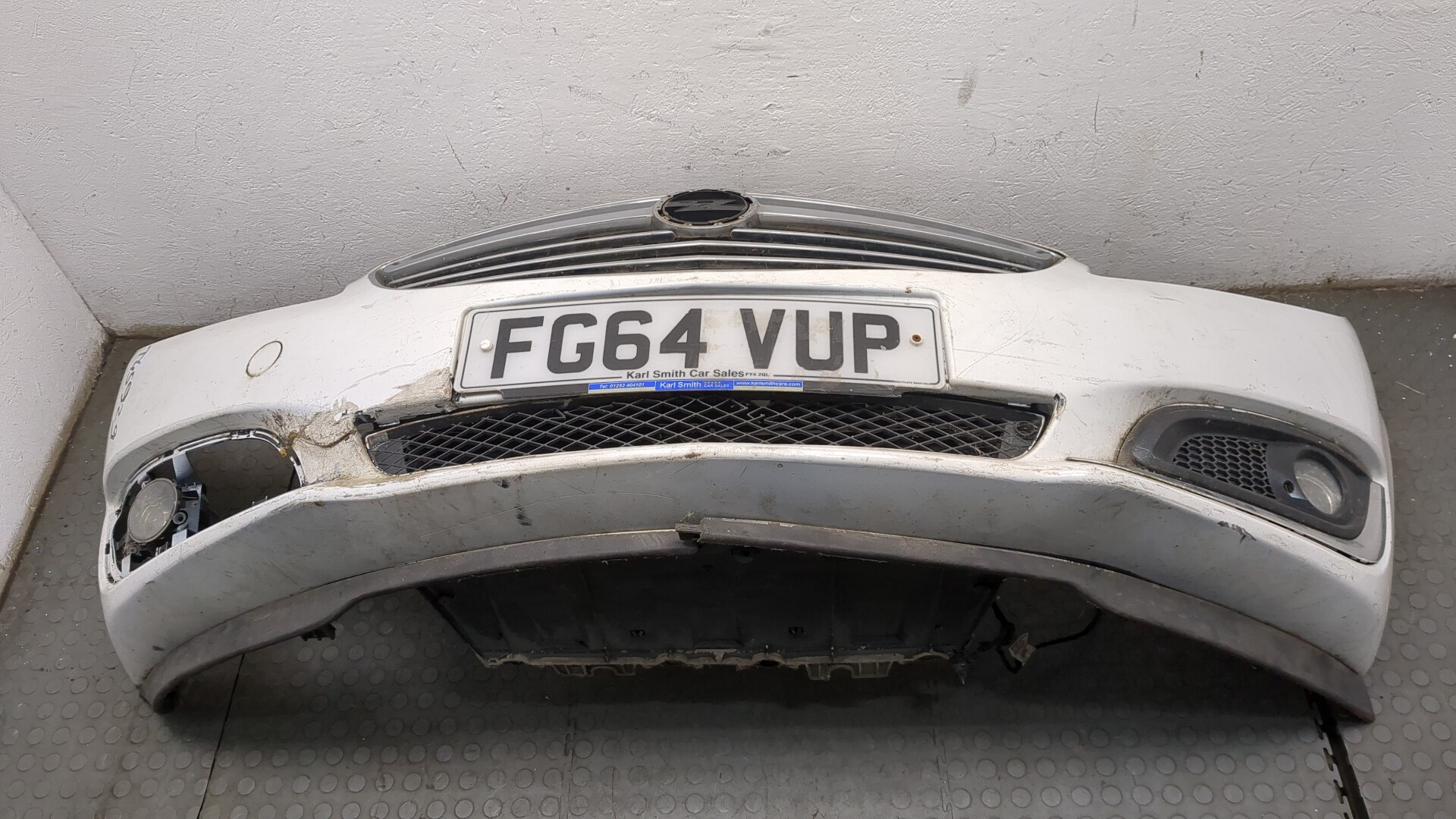 Бампер передний