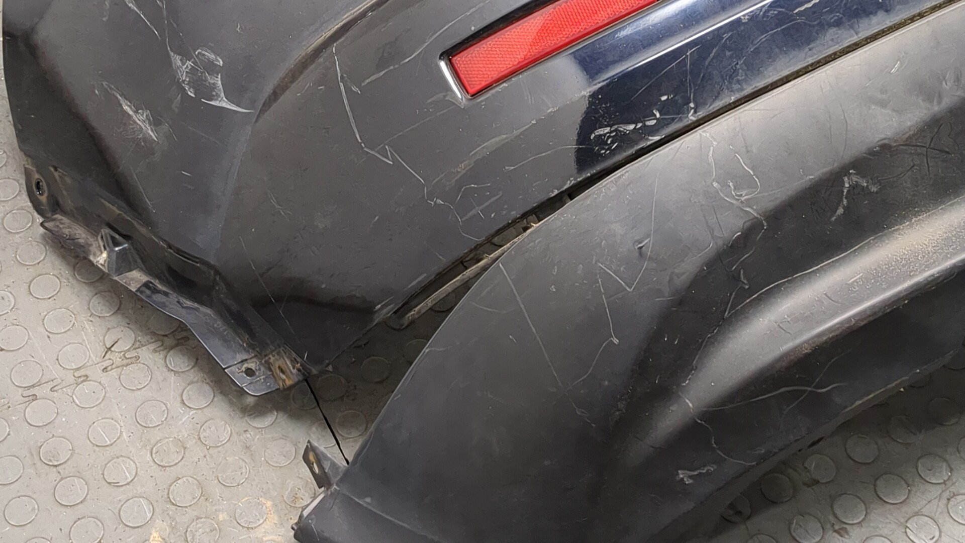 Бампер задний