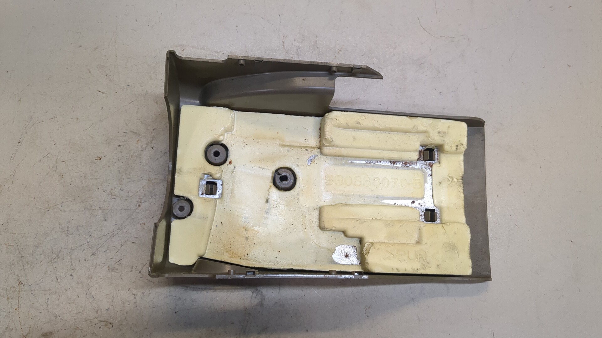 Кожух рулевой колонки