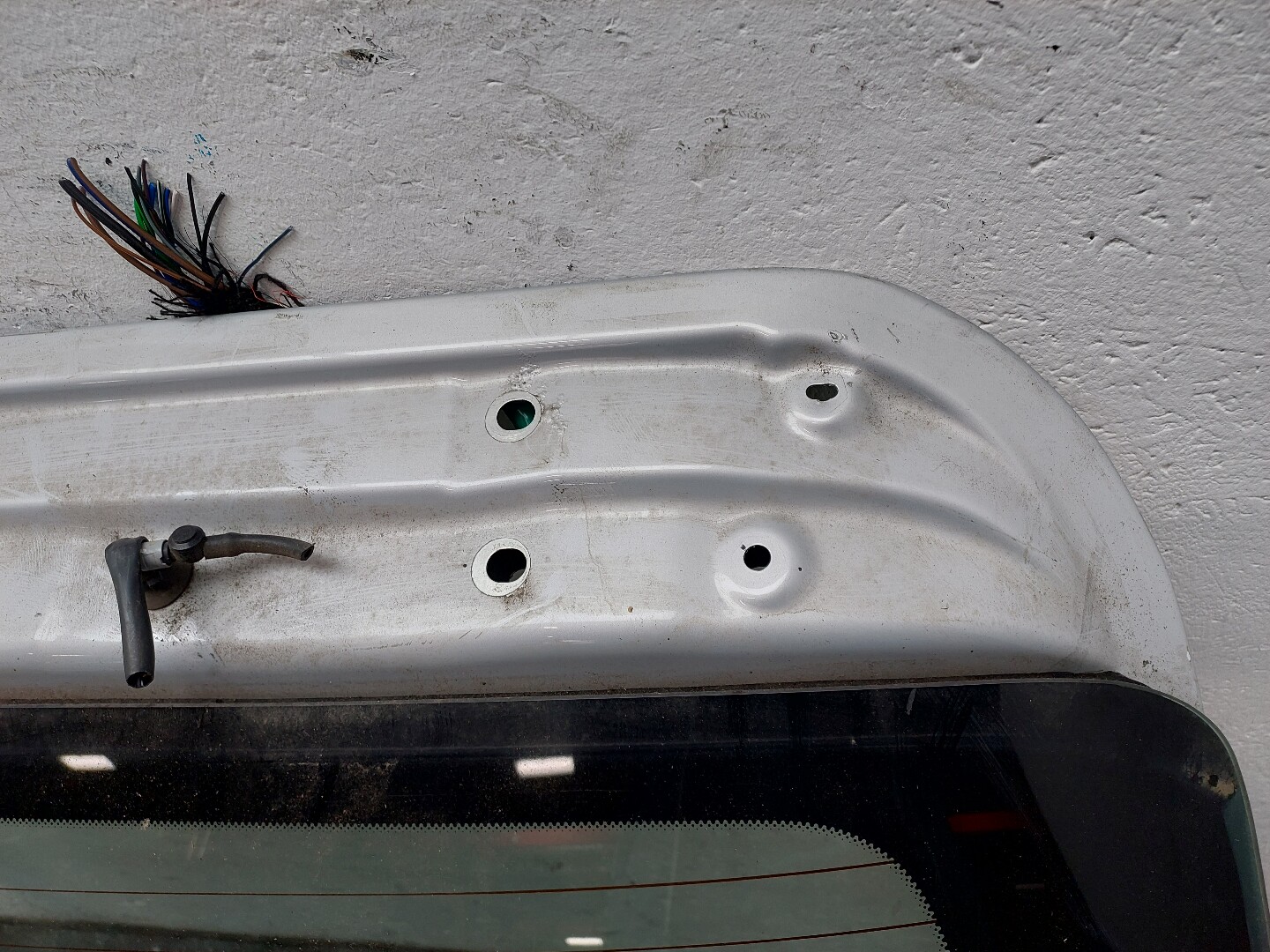 Дверь багажника