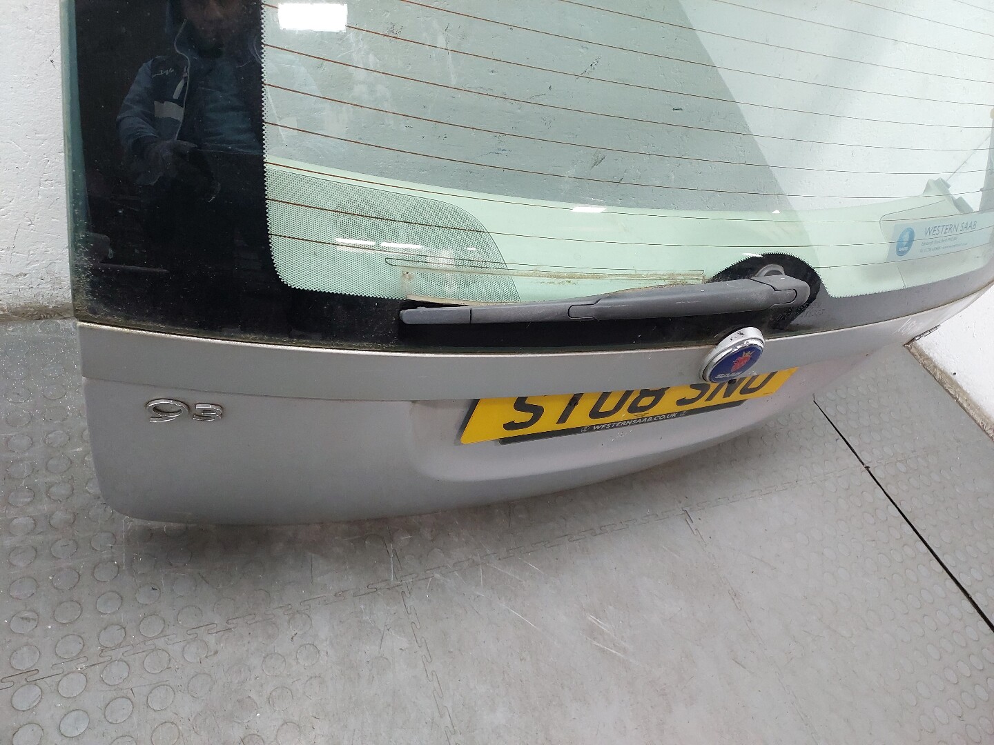 Дверь багажника