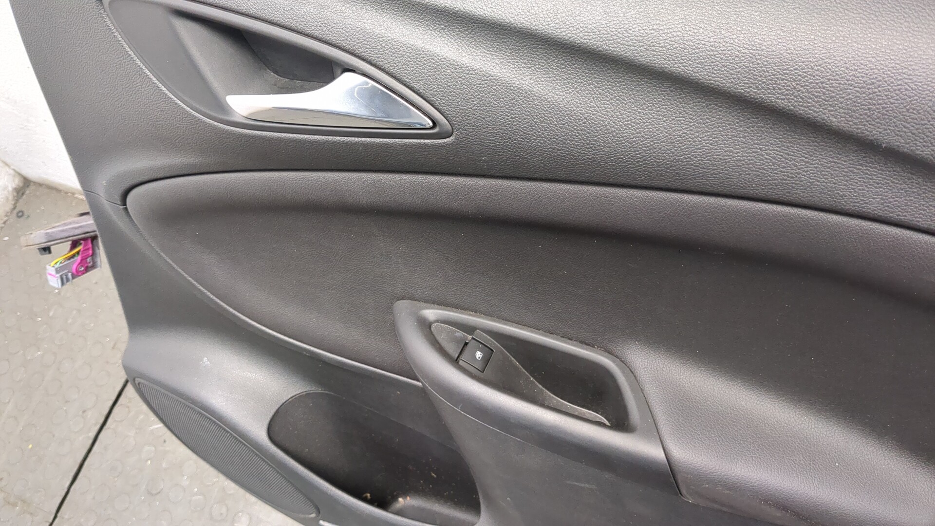 Дверь задняя правая