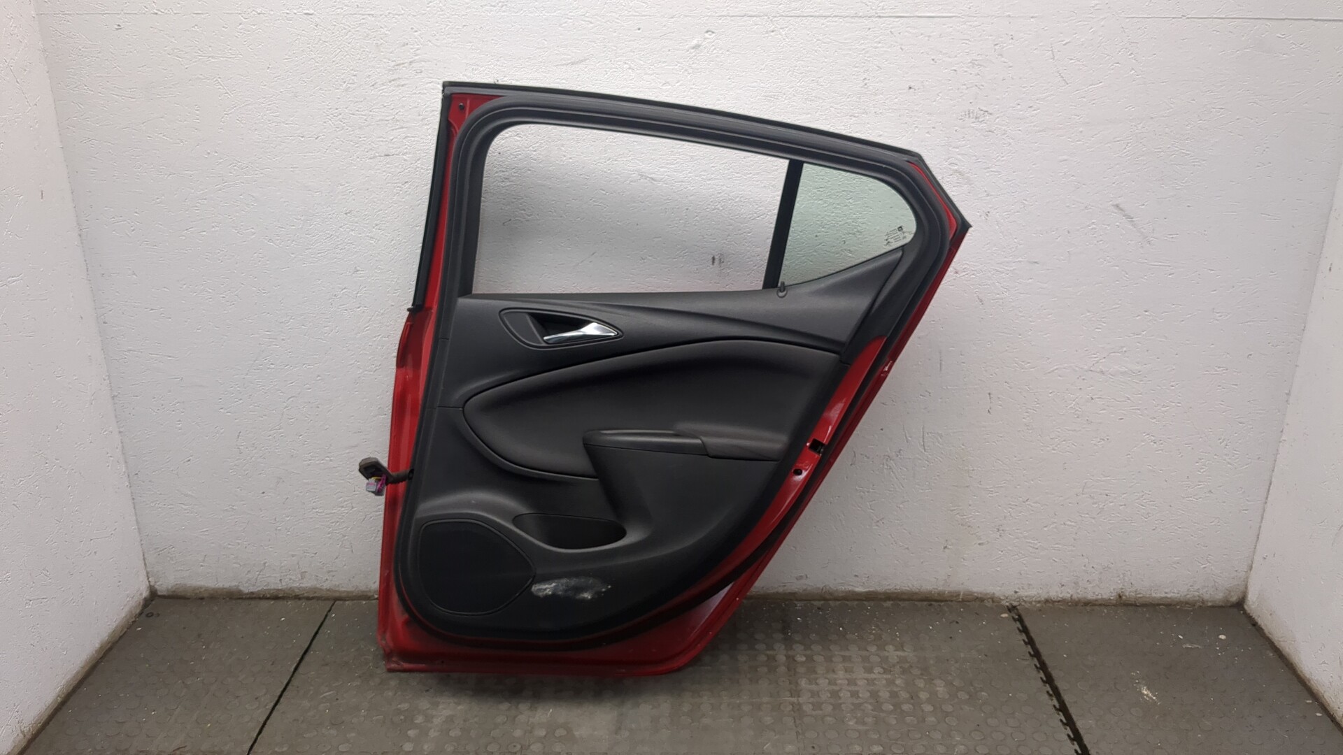 Дверь задняя правая