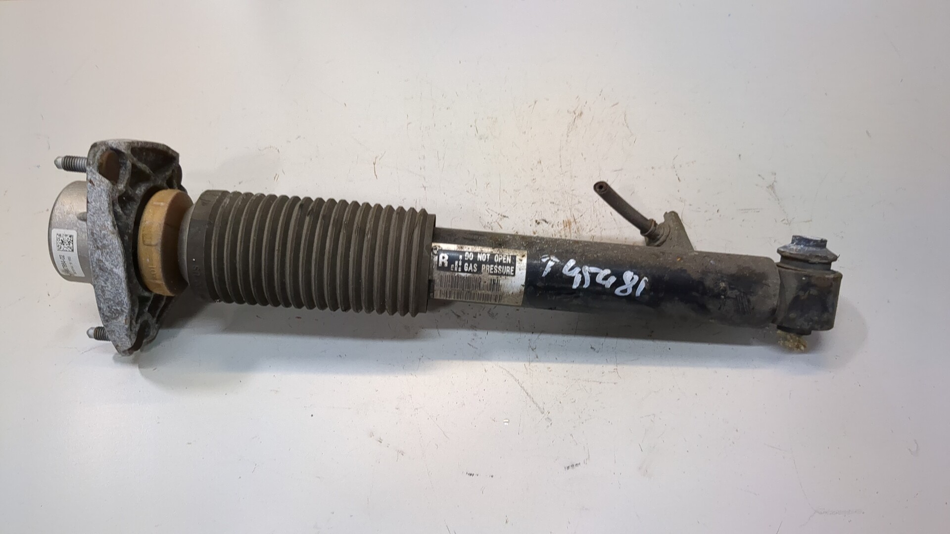 Амортизатор задний правый