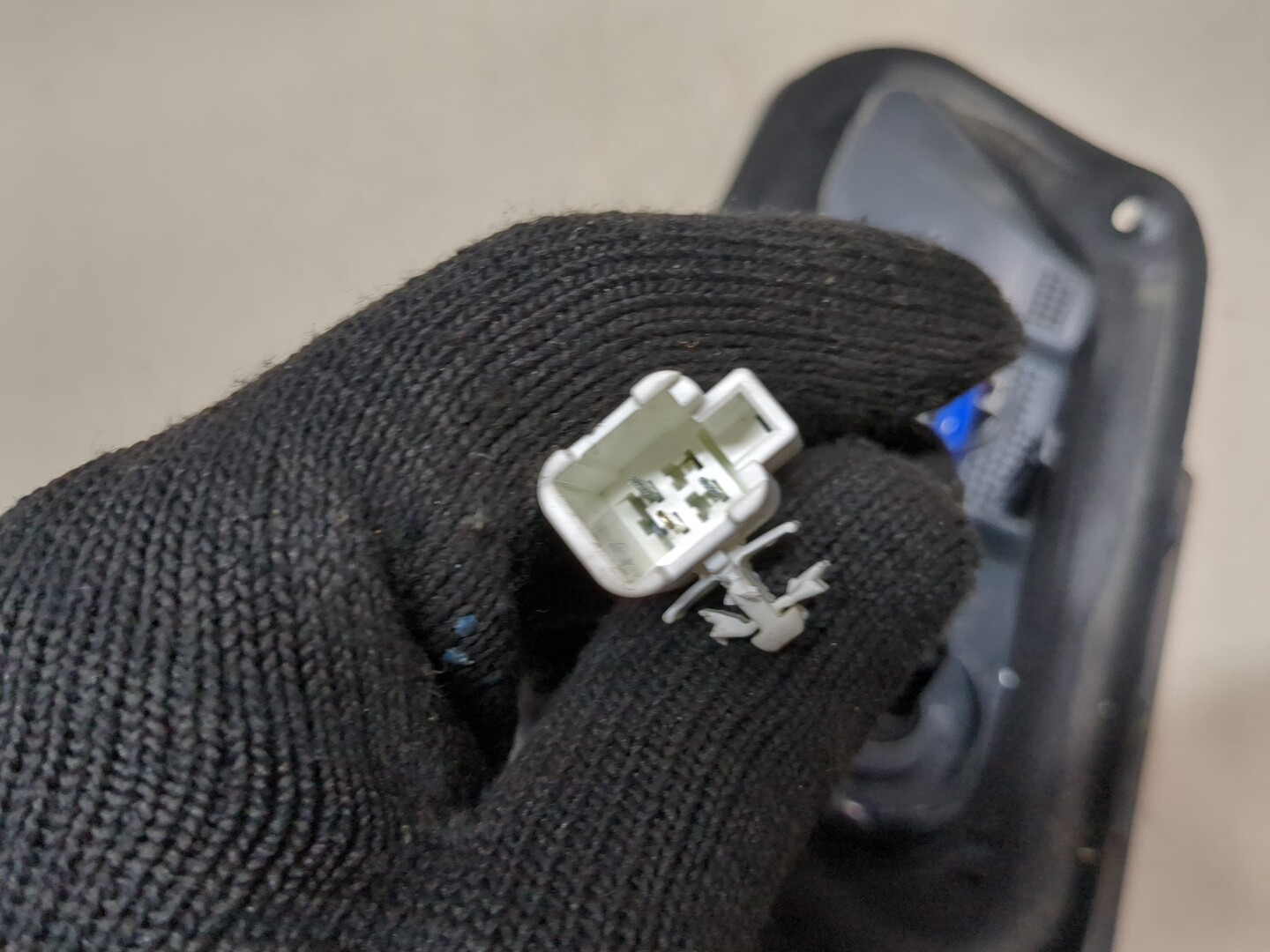 Фонарь задний внутренний левый