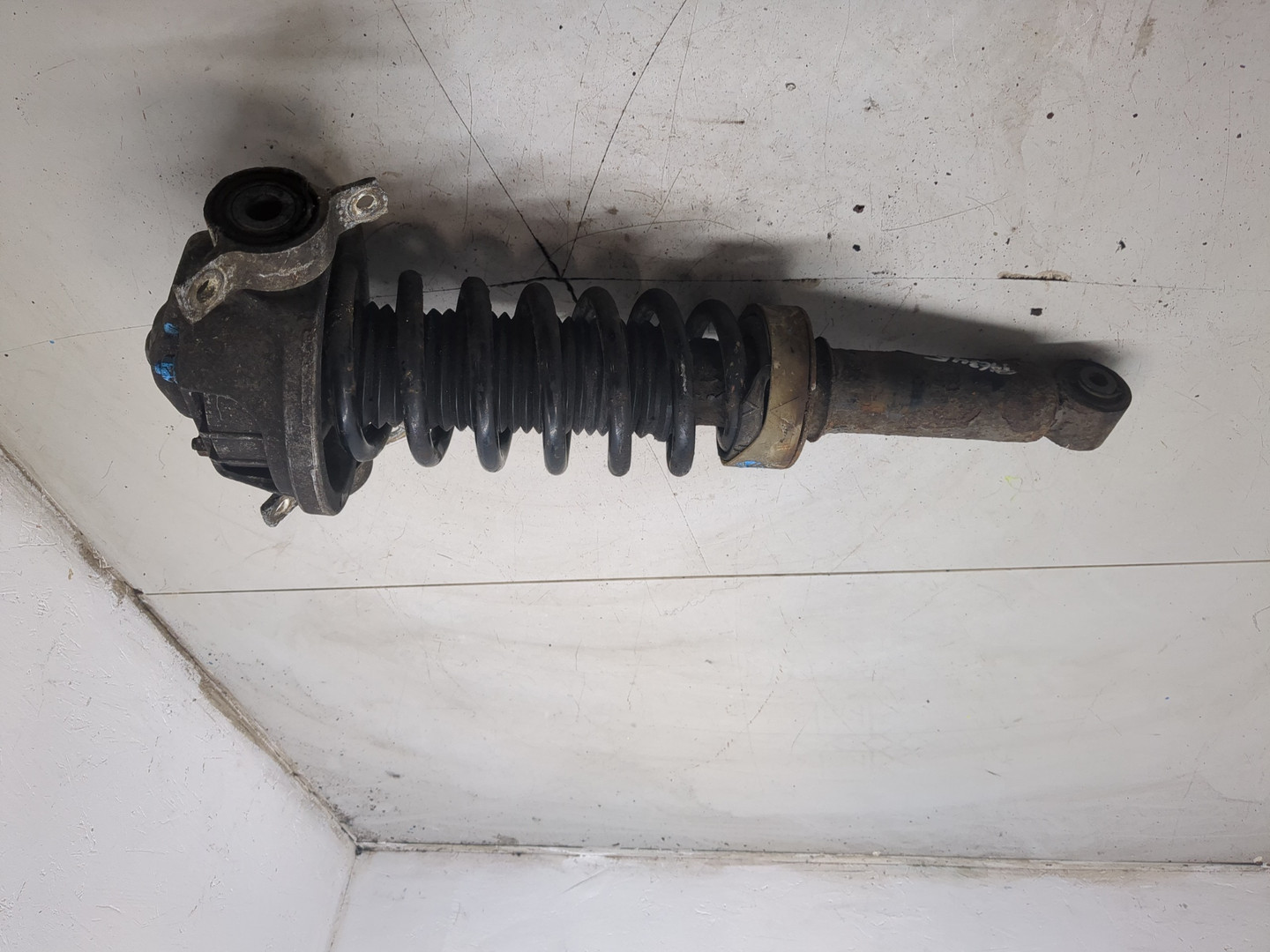 Амортизатор задний (стойка)