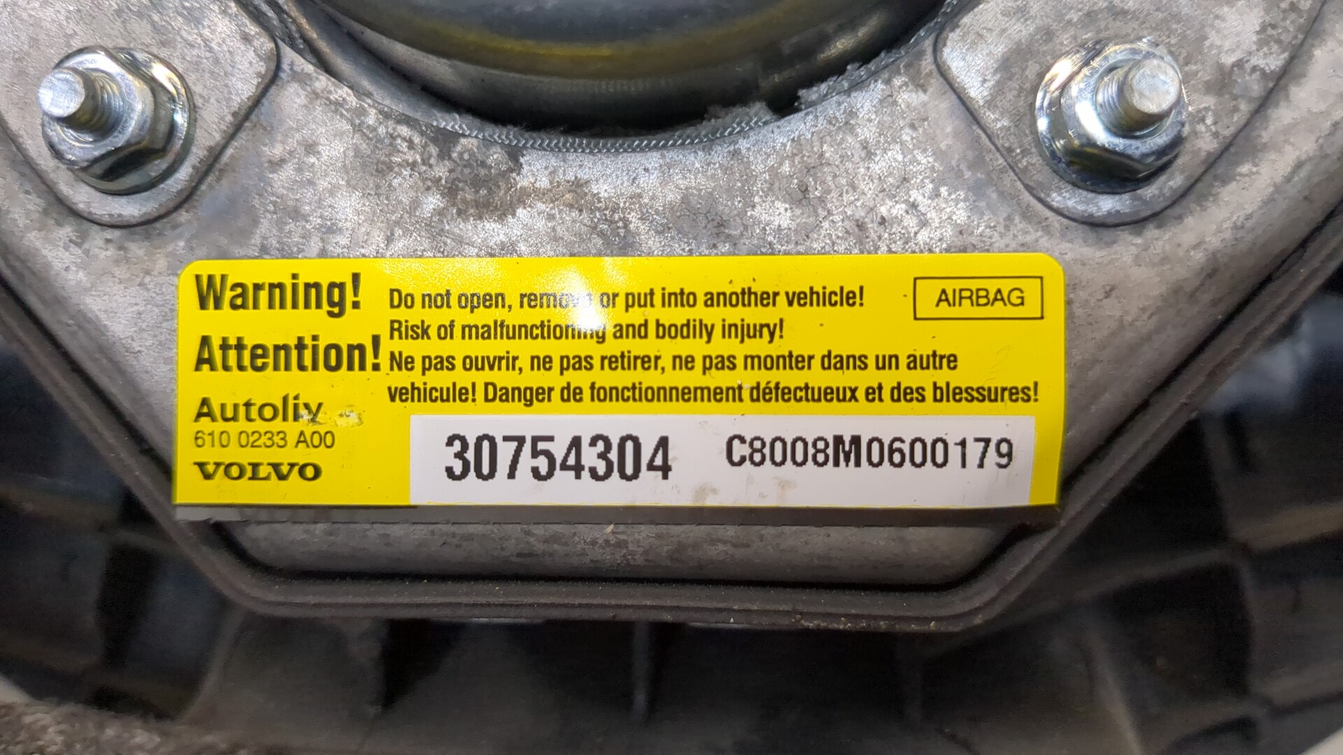 Подушка безопасности в рулевое колесо