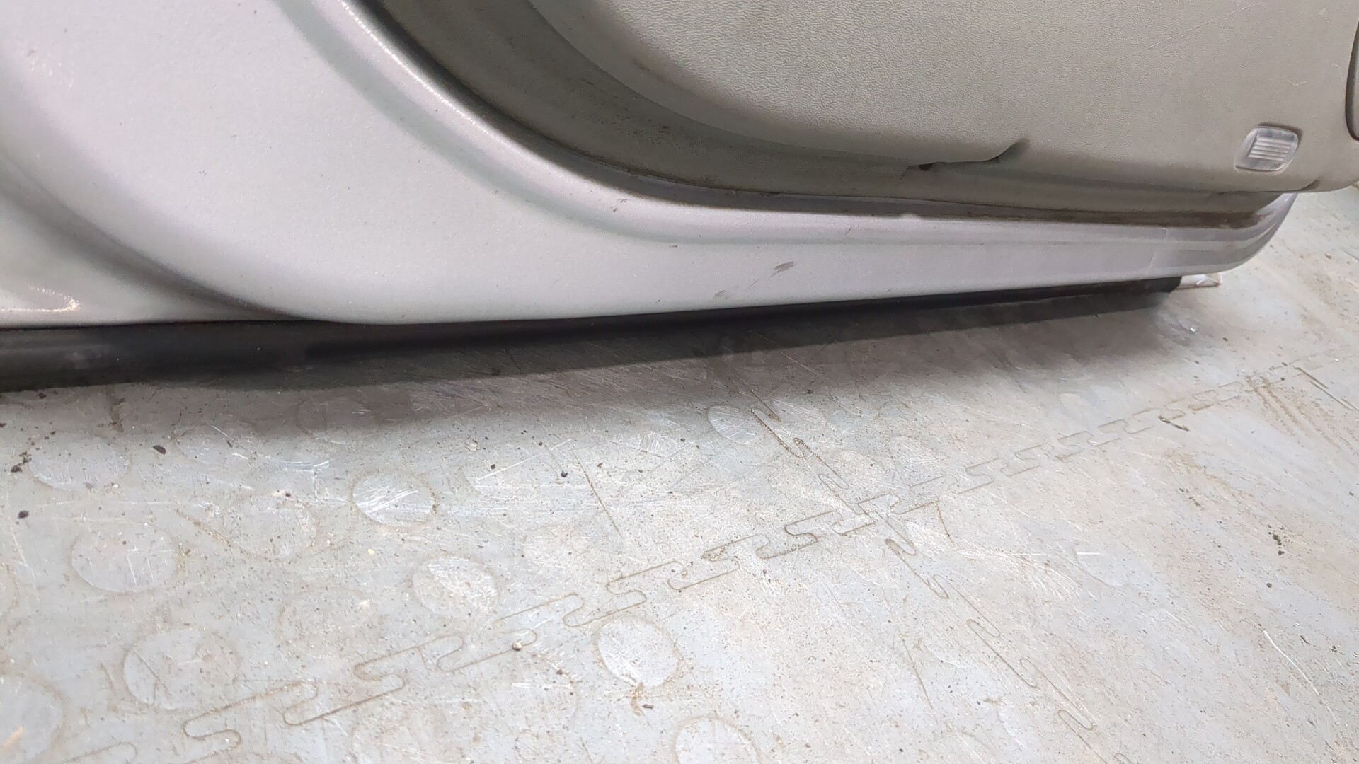 Дверь передняя левая