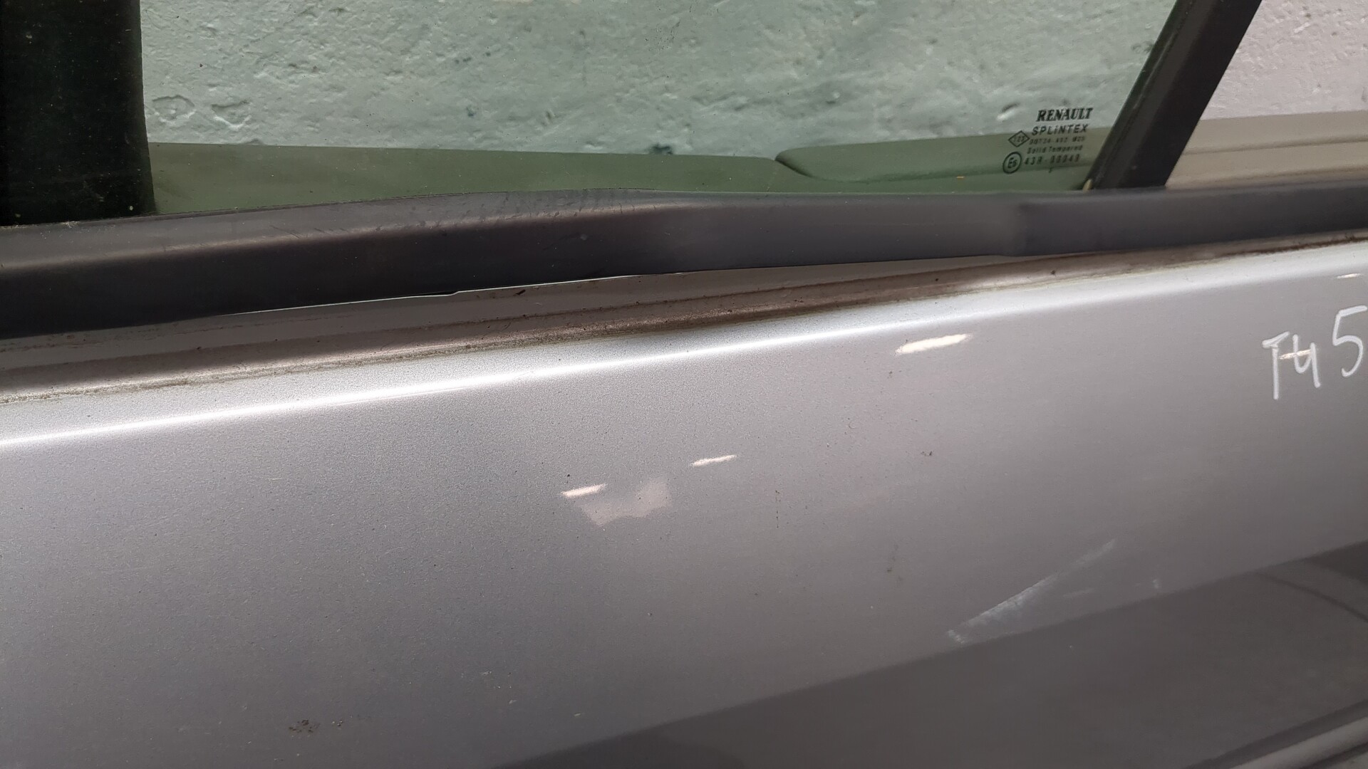 Дверь передняя левая