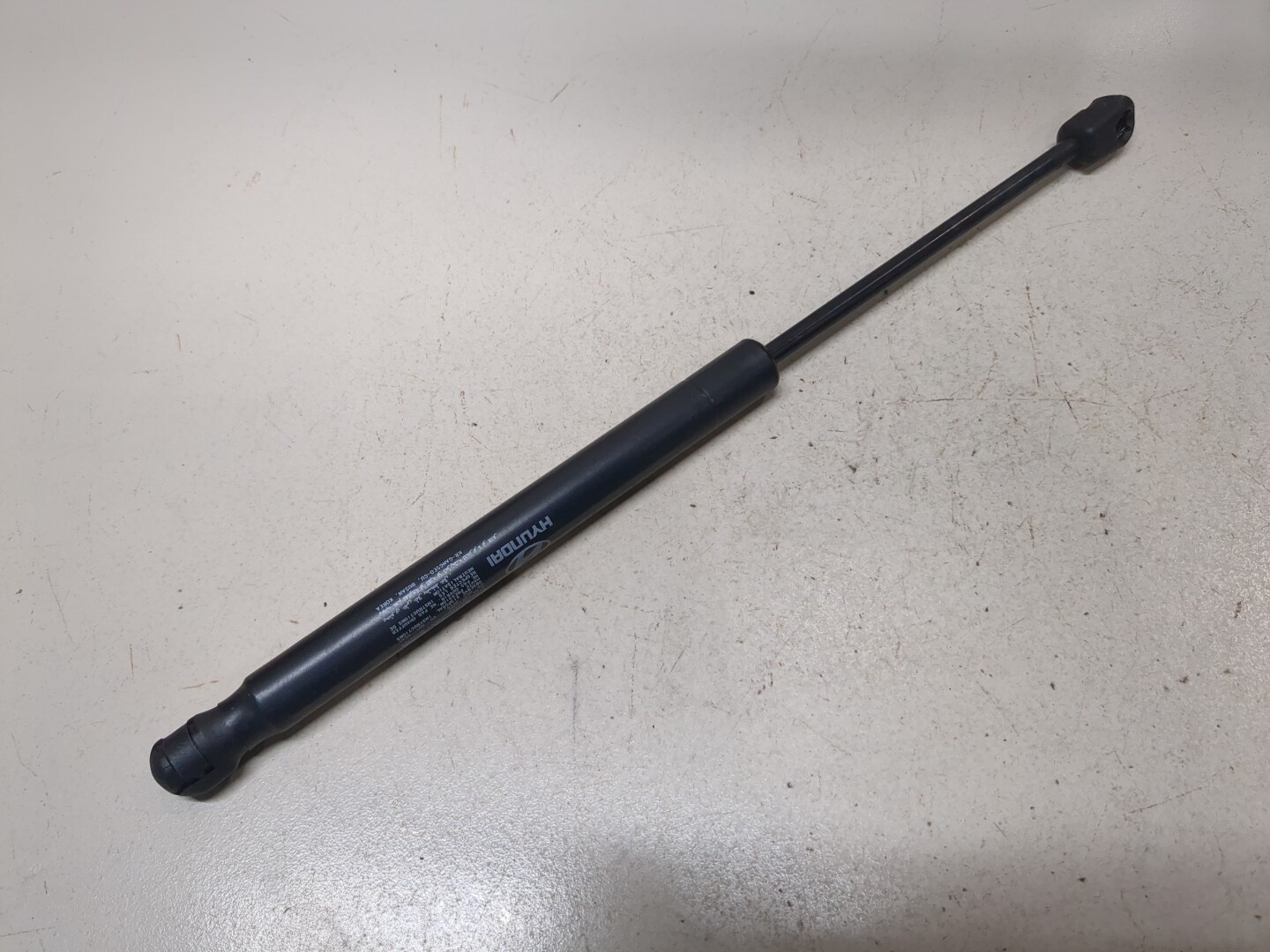 Амортизатор стекла багажника