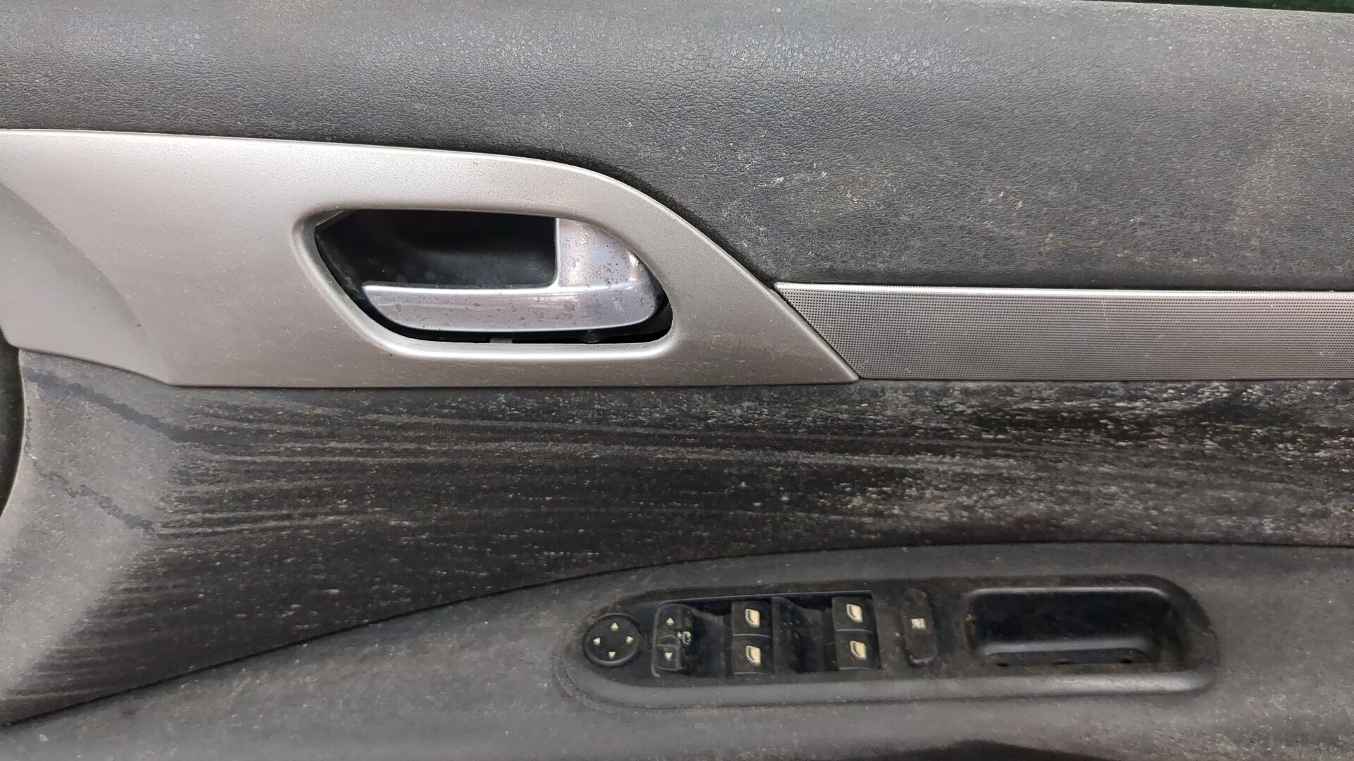 Дверь передняя правая