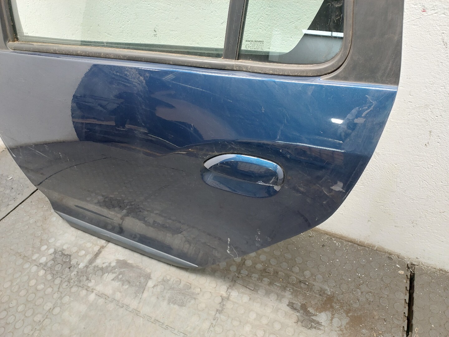 Дверь задняя левая