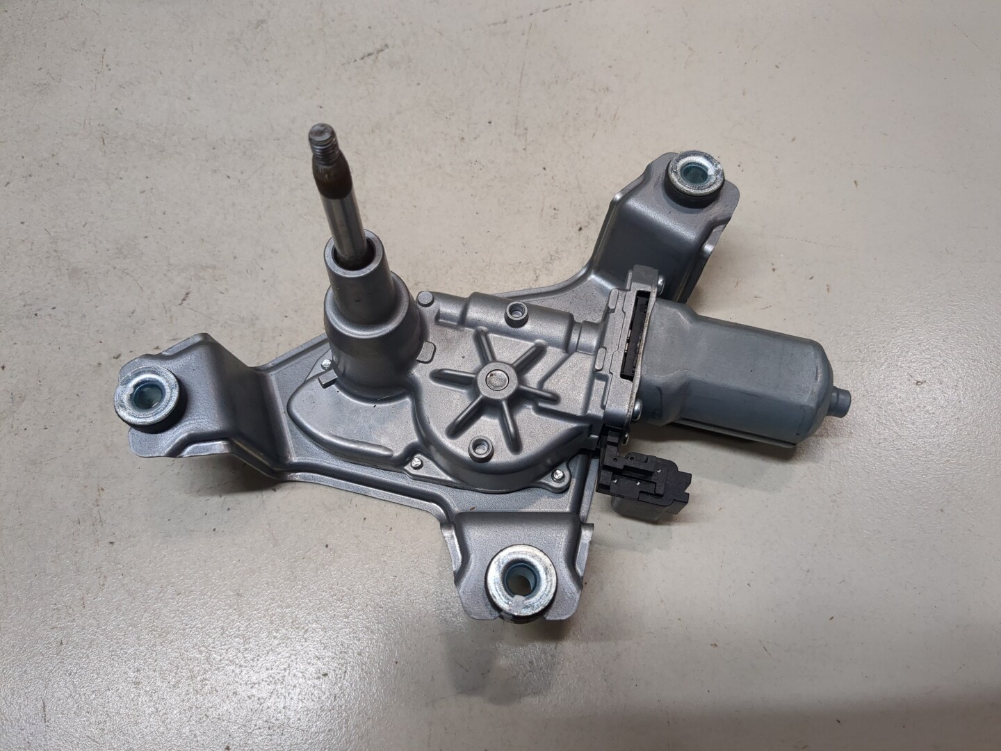 Моторчик стеклоочистителя задний