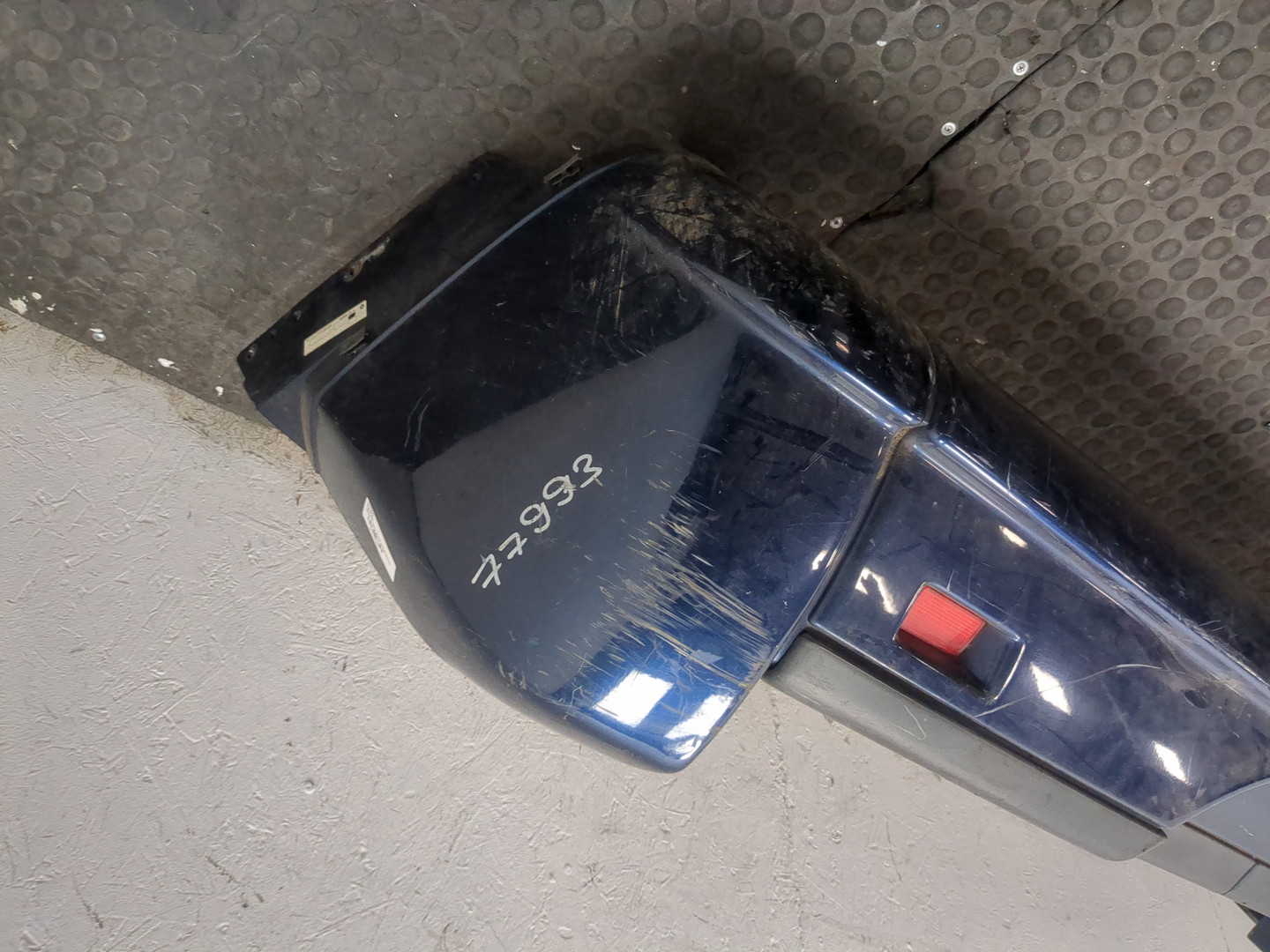 Бампер задний