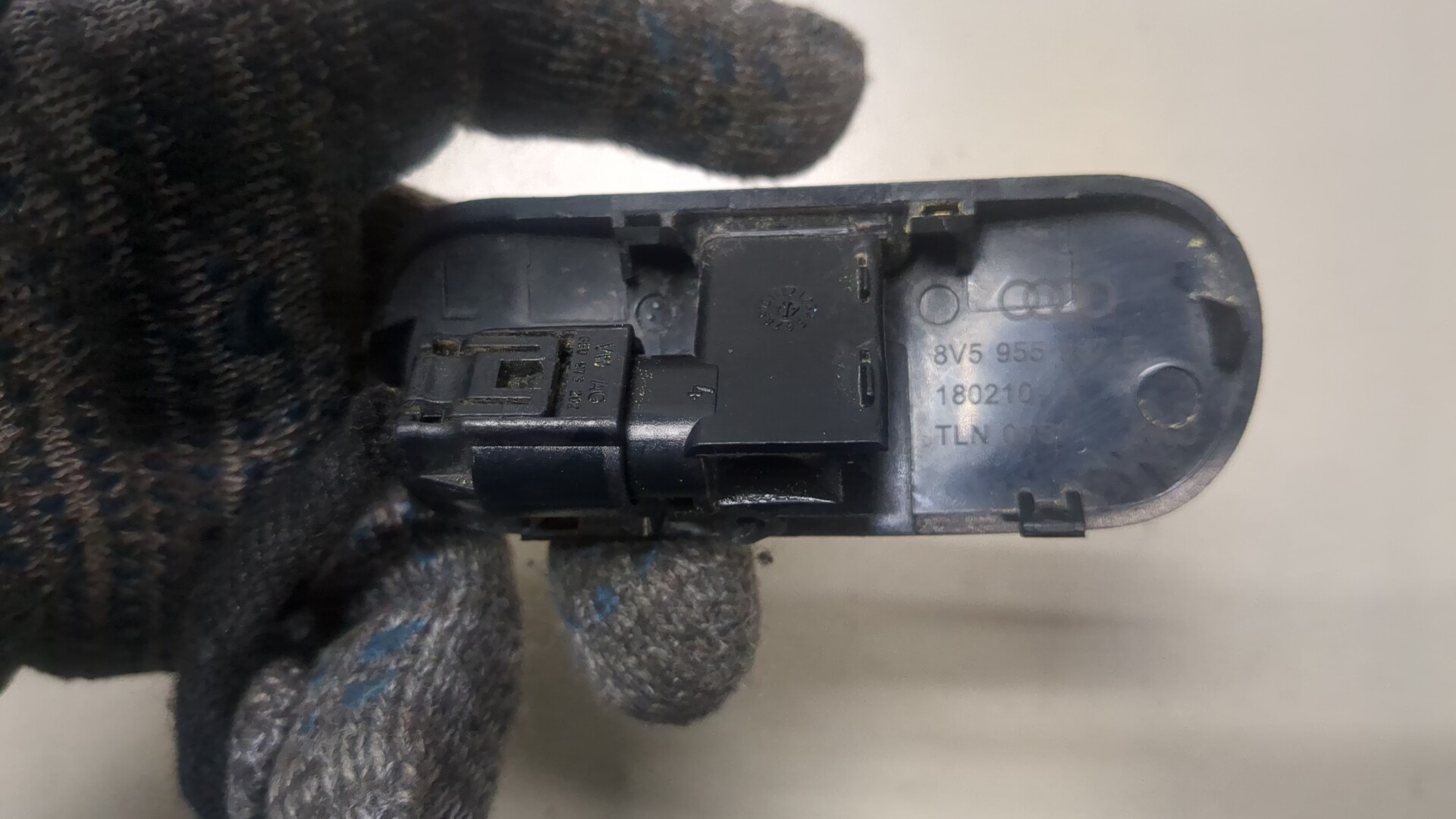 Форсунка омывателя лобового стекла