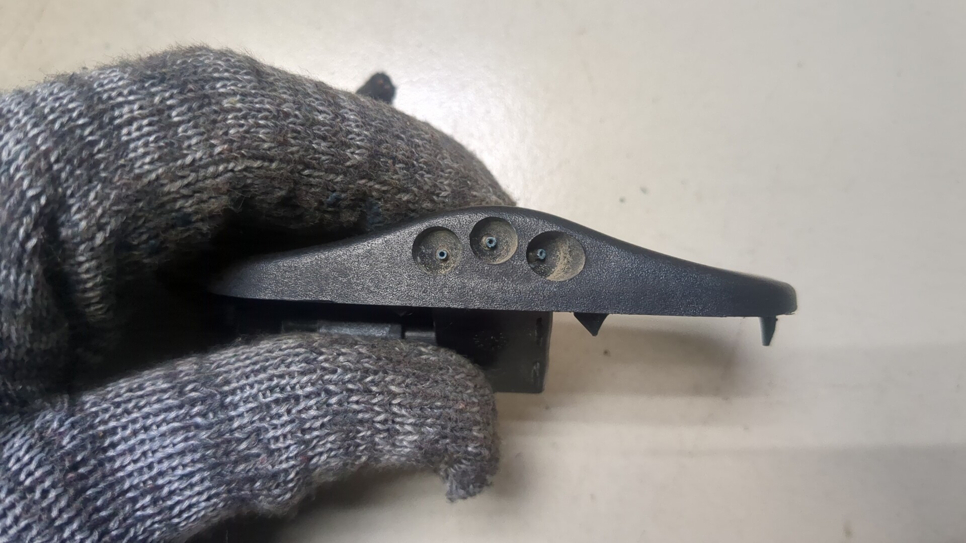 Форсунка омывателя лобового стекла