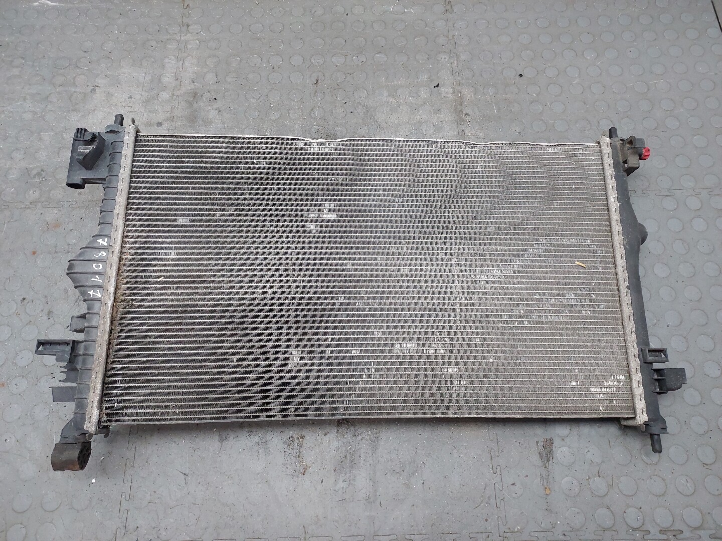 Радиатор охлаждения двигателя основной