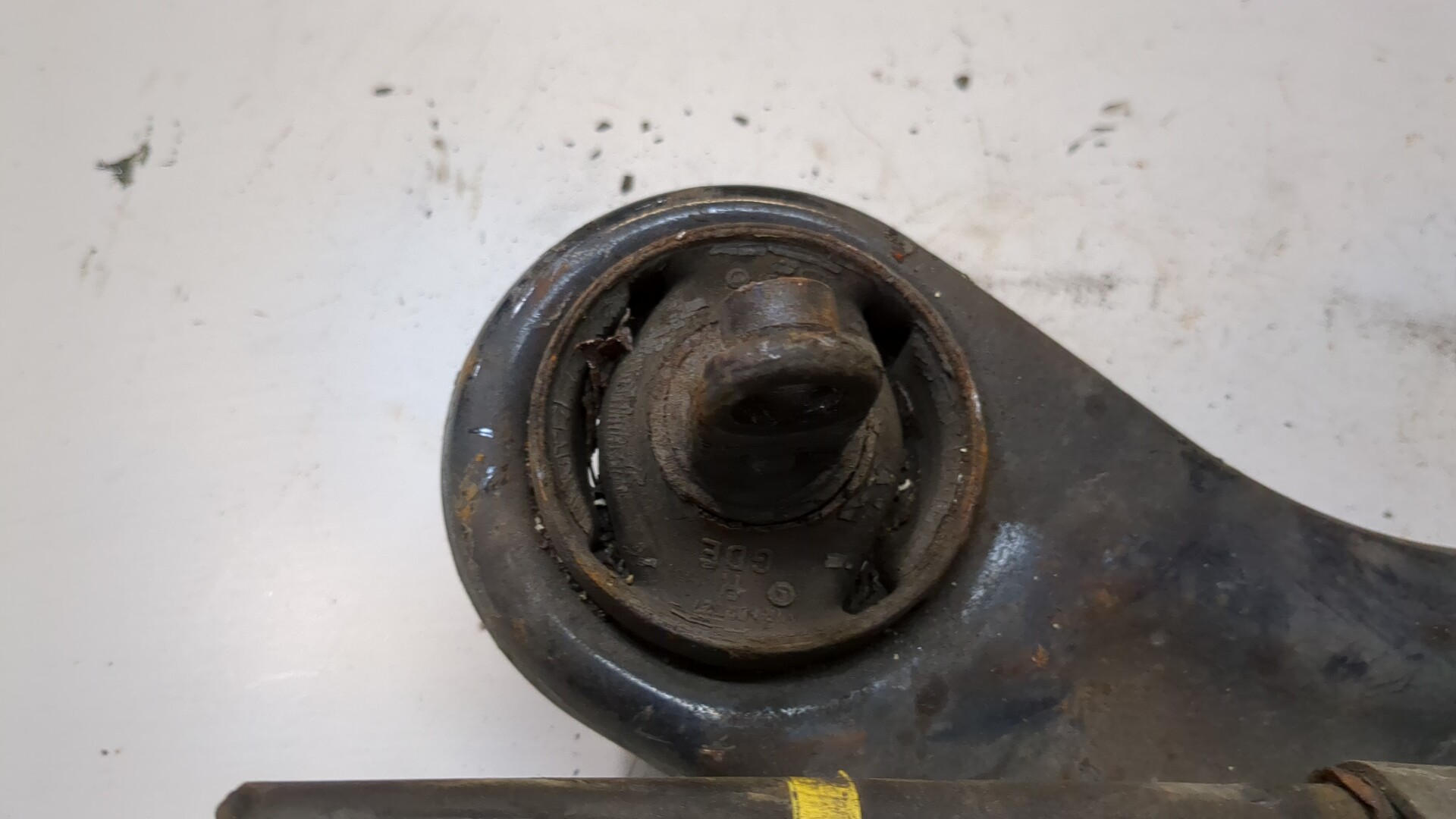 Рычаг задний правый