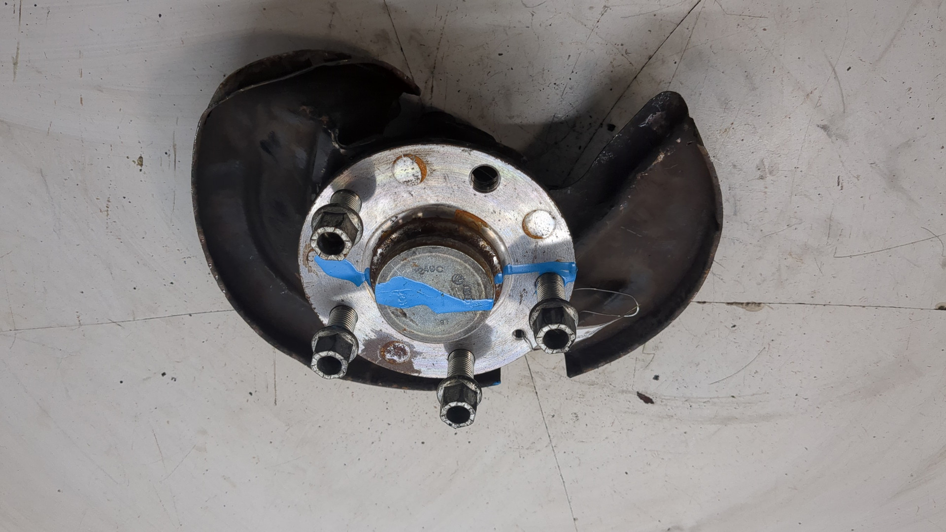 Кулак поворотный задний правый