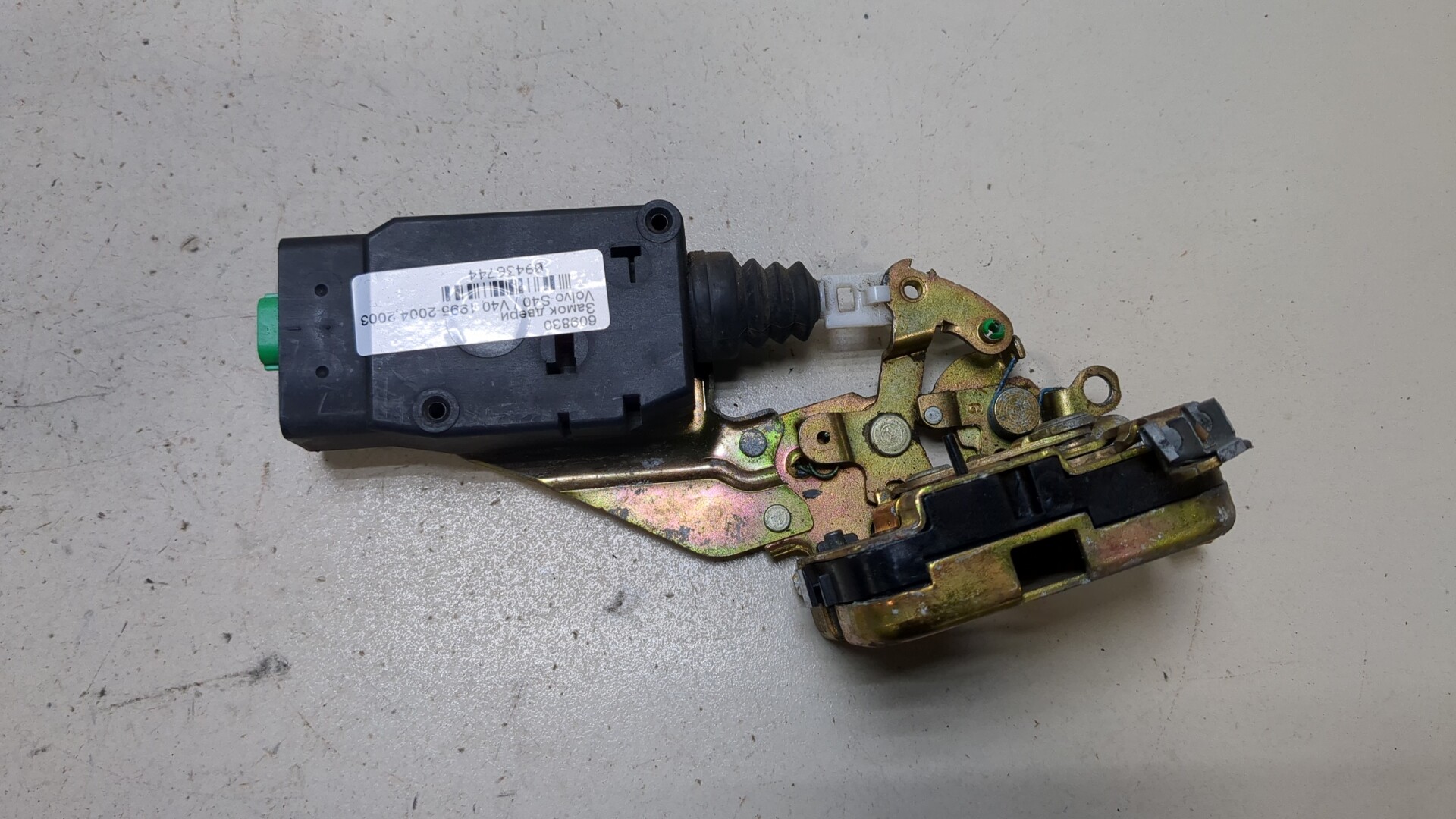 Замок двери задней левой