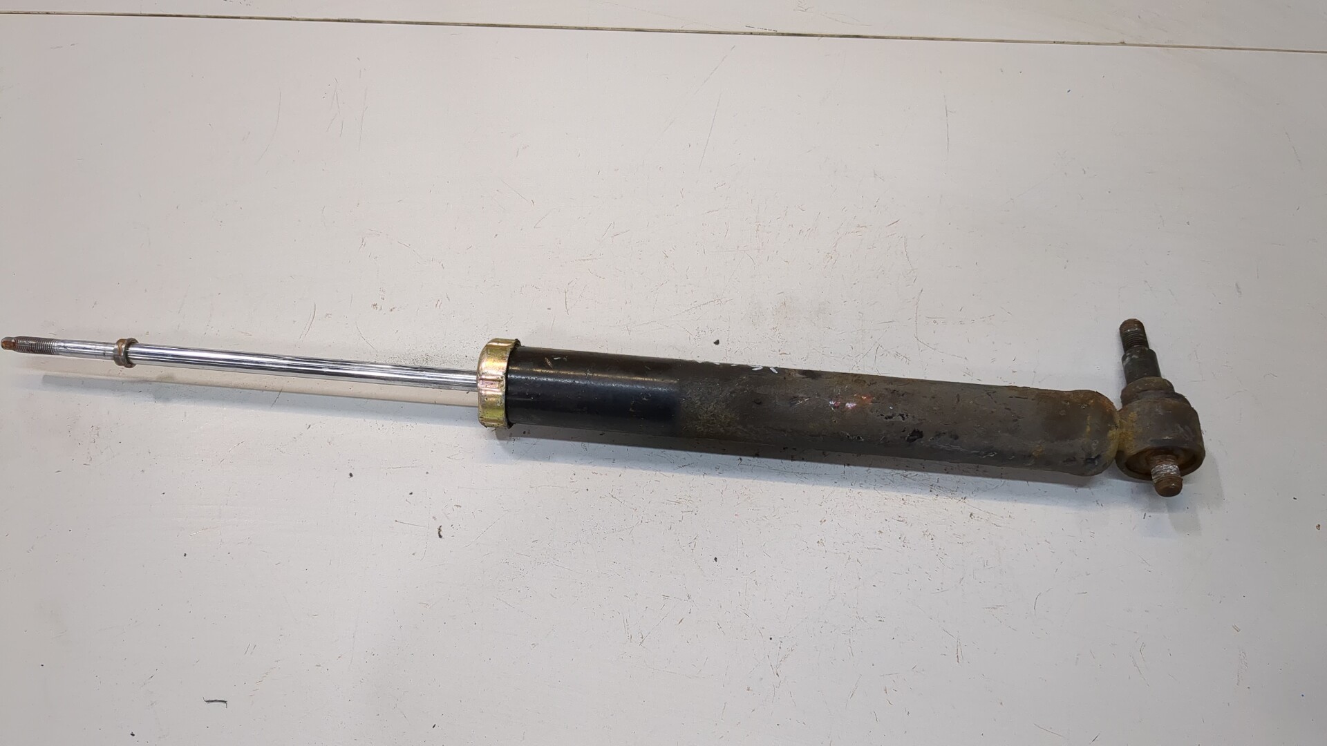 Амортизатор задний (стойка)