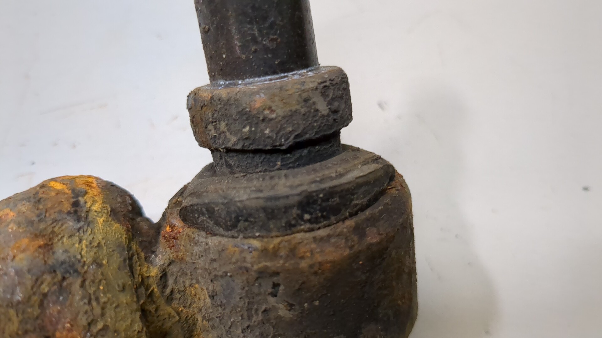 Амортизатор задний (стойка)