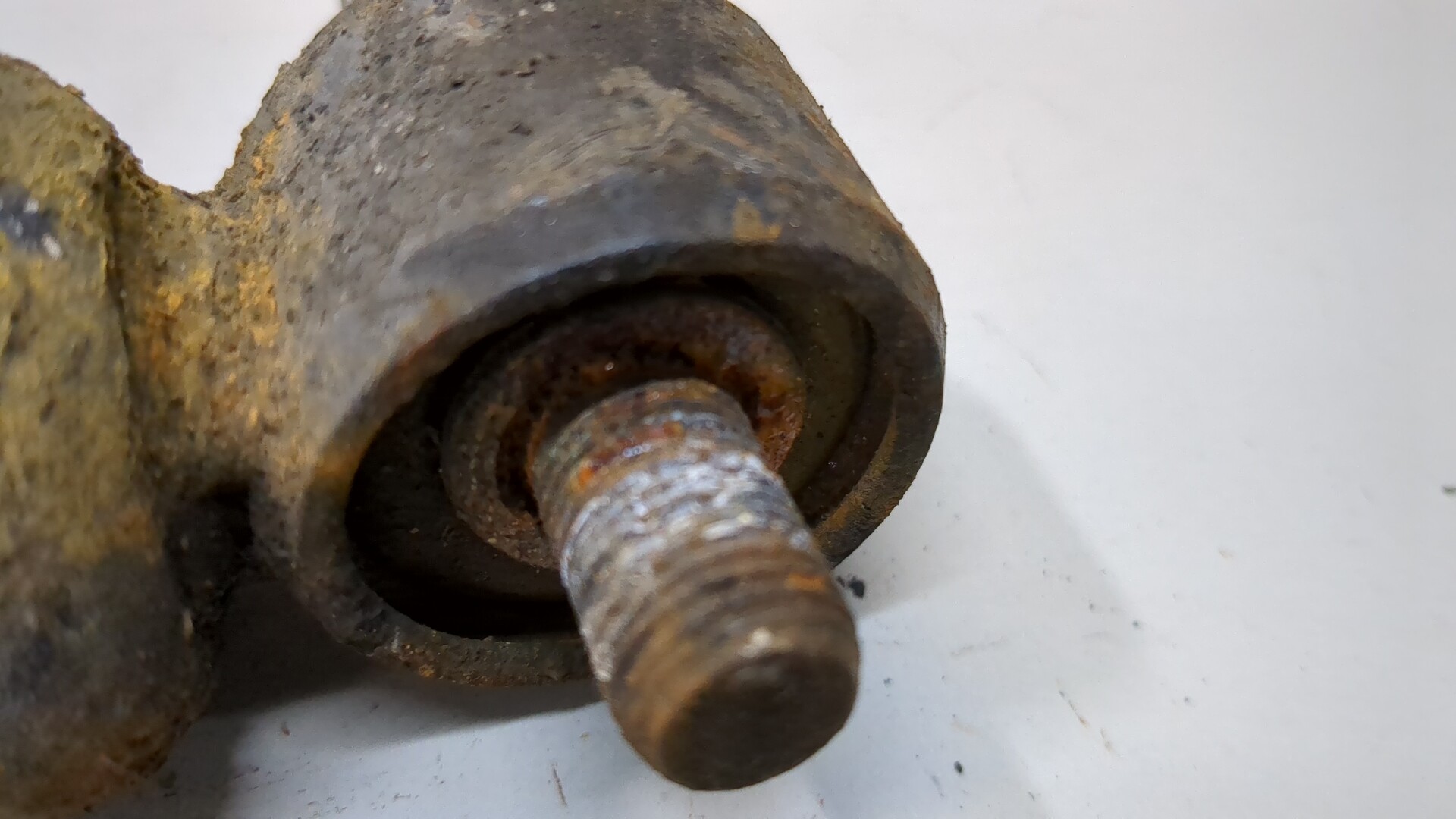 Амортизатор задний (стойка)