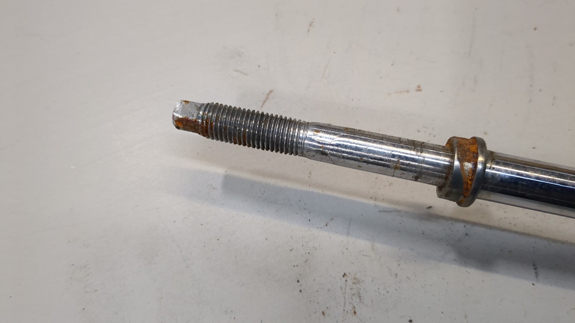 Амортизатор задний (стойка)