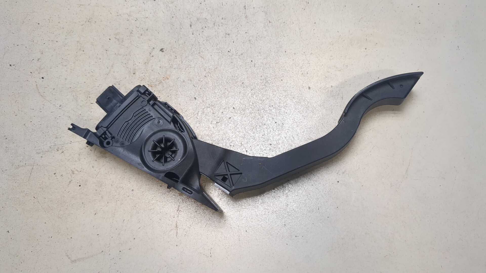 Педаль газа