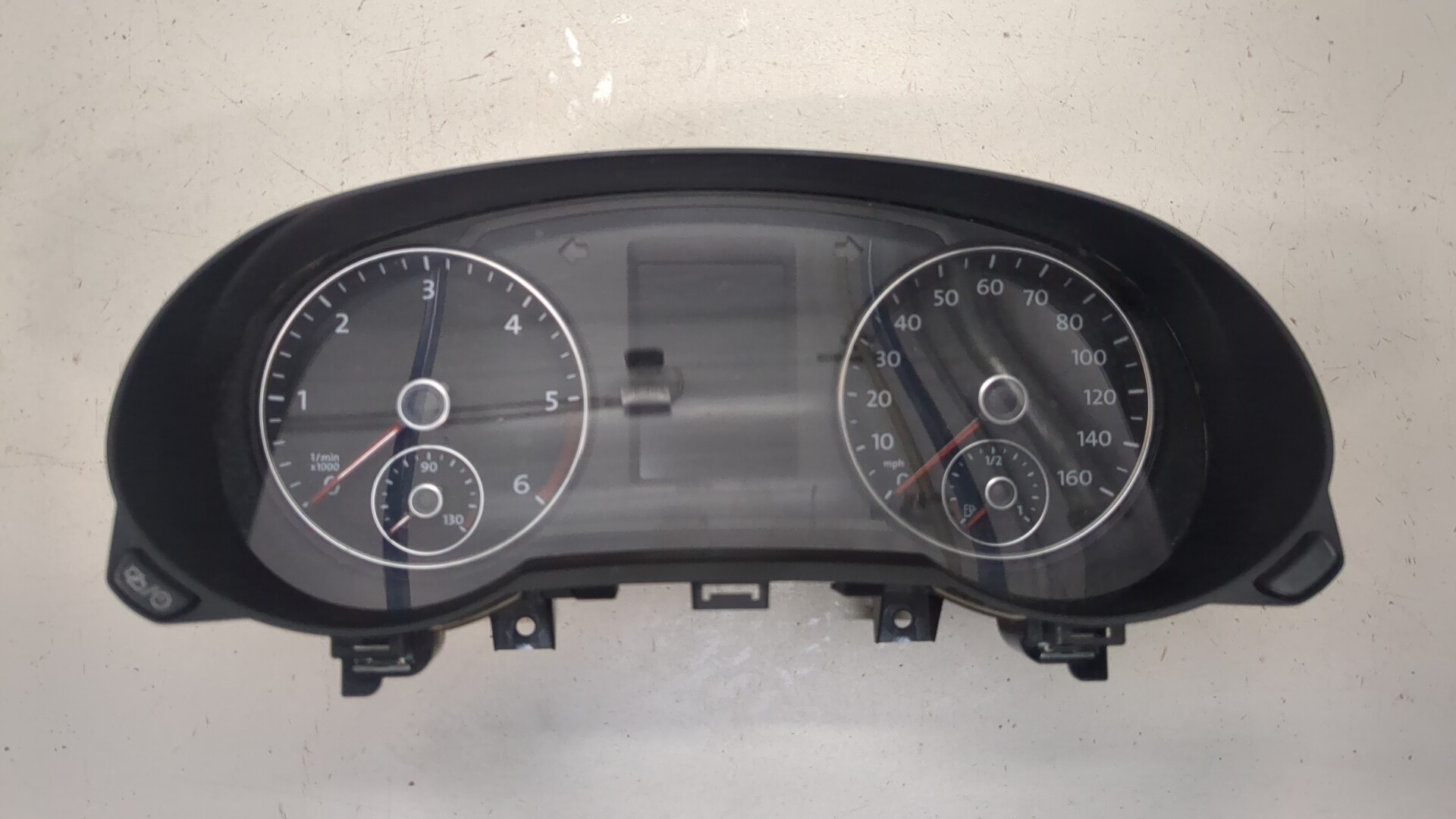 Панель приборов