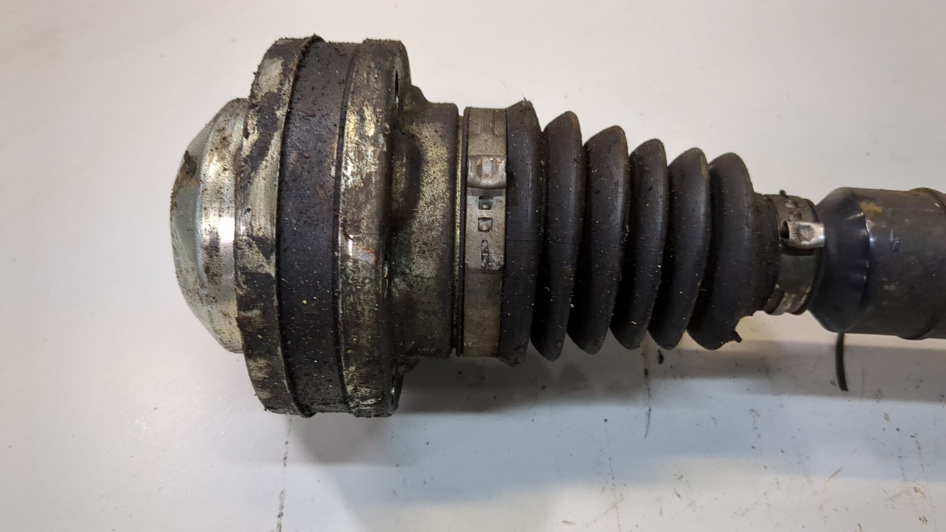 Полуось передняя правая