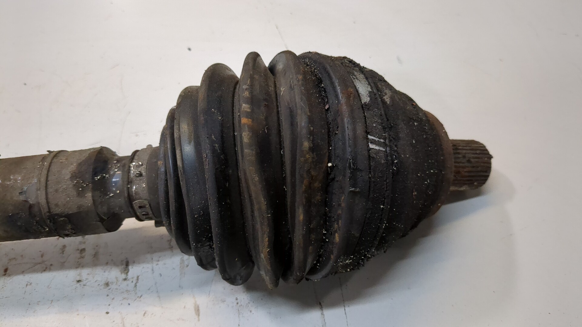 Полуось передняя правая