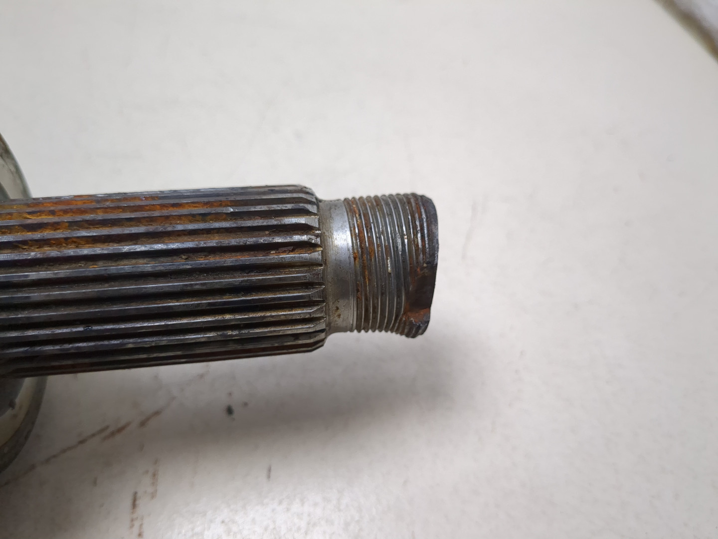 Полуось задняя