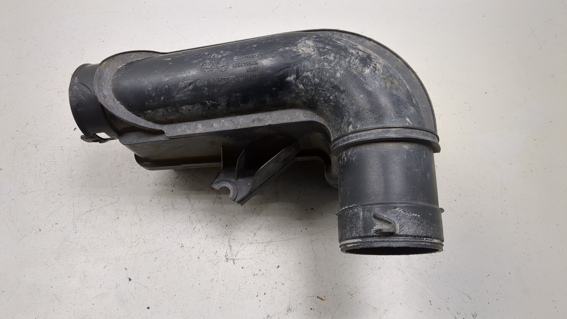 Резонатор воздушного фильтра